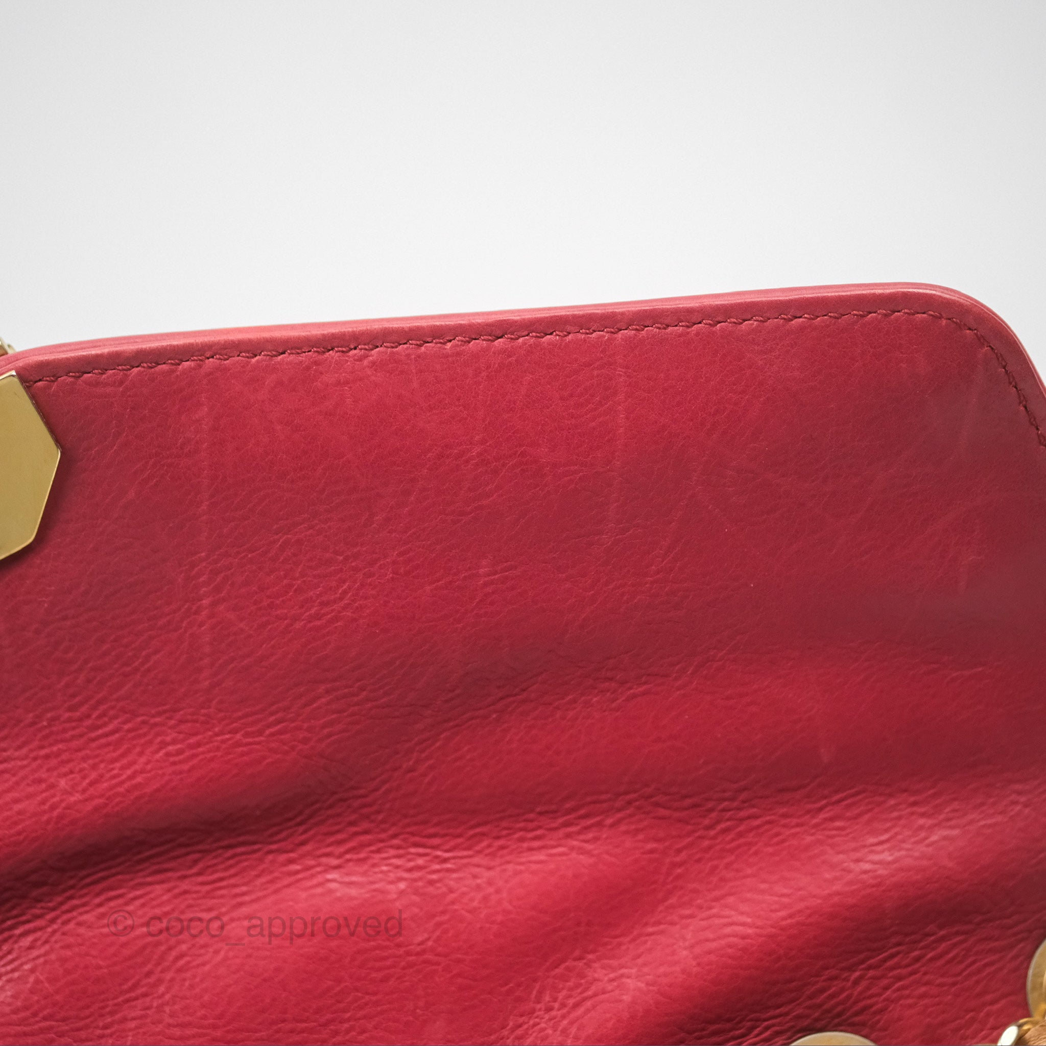 Chanel Chevron Shoulder Bag in Red Calfskin Leather with Aged Gold Hardware - Luxury Crossbody Purse for Women, Perfect for Parties, Date Nights & Special Occasions