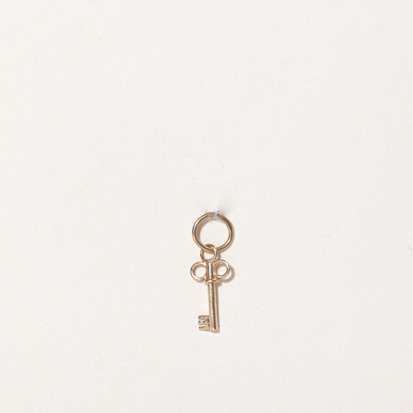 10K Yellow Gold Key Charm Pendant Necklace - Elegant Jewelry Gift for Women - Perfect for Birthdays, Anniversaries & Special Occasions