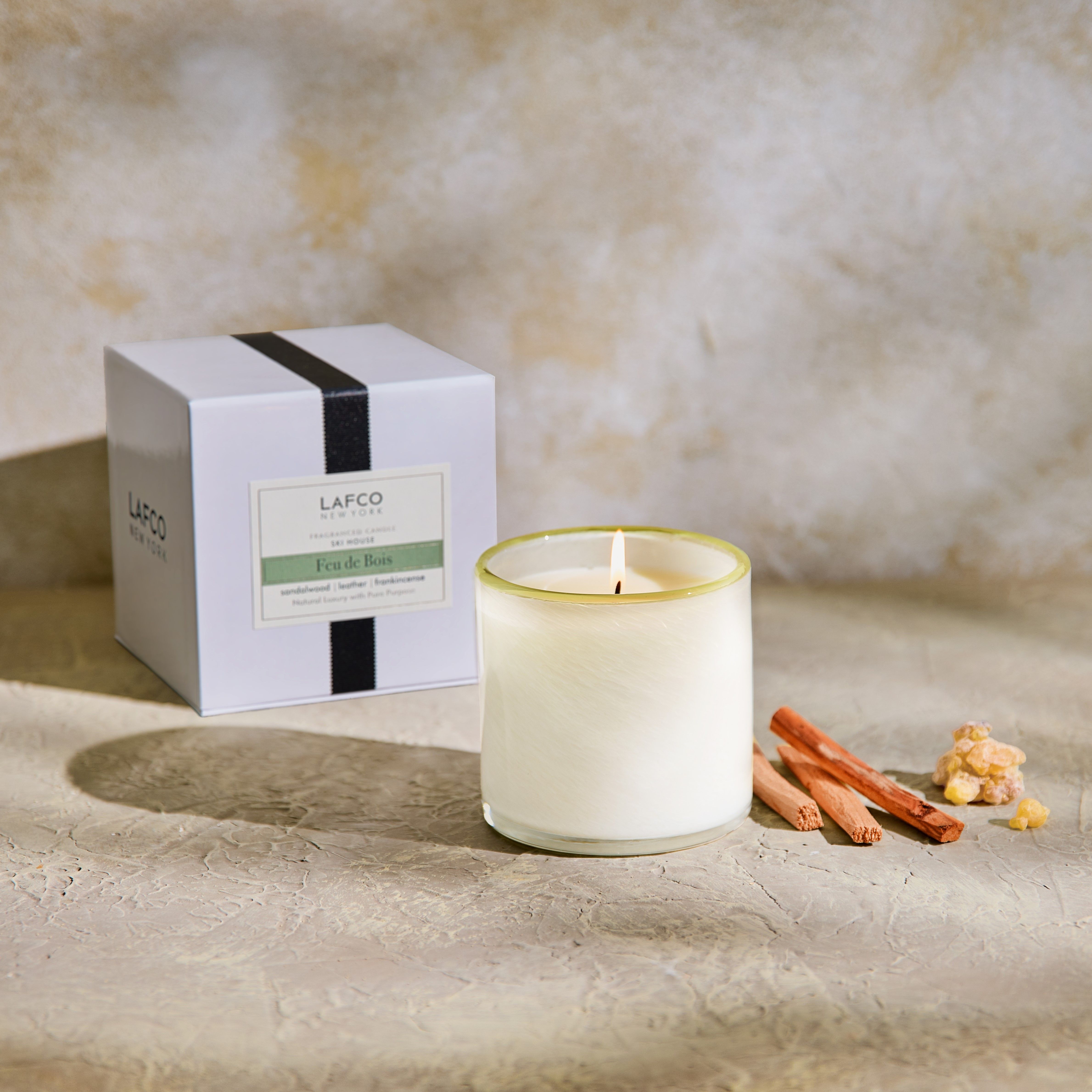 Feu de Bois Scented Candle - Premium Wood Fire Aroma Soy Wax Candle for Home, Relaxation & Romantic Ambiance