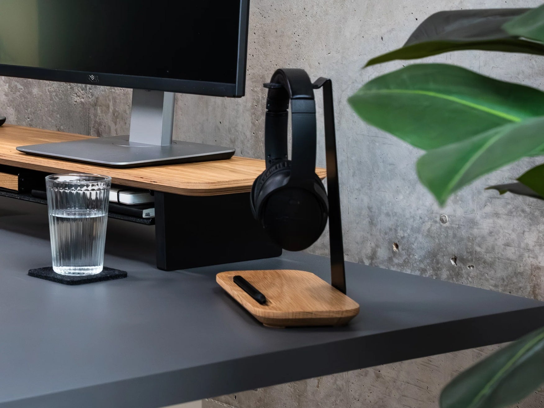 Premium Wooden Headphone Stand - Durable & Stylish Holder for Headphones - Perfect for Home, Office, or Gaming Setup
