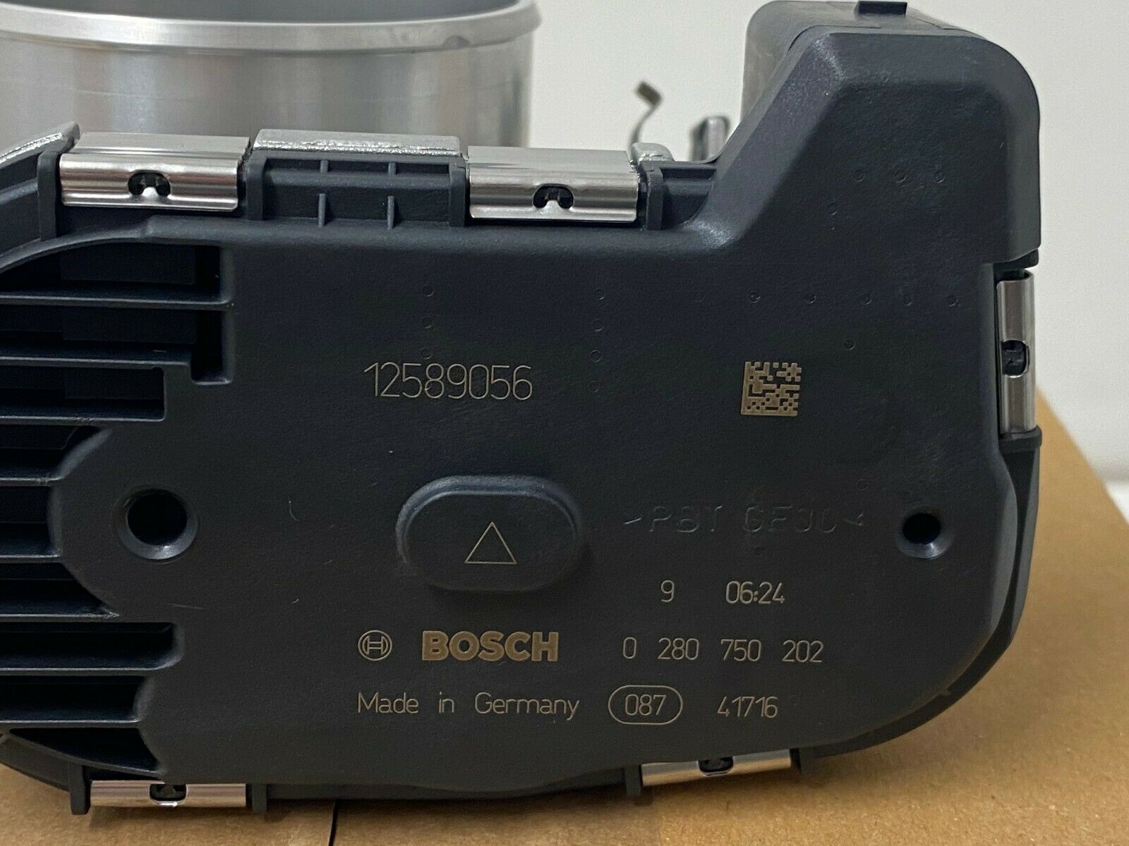 Genuine Holden VZ WL & Rodeo Colorado V6 Throttle Body - Part #12589056 - Perfect for Engine Performance & Fuel Efficiency Upgrades