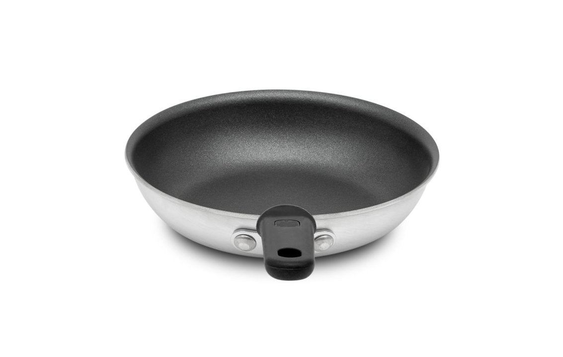 Vollrath 562408 Wear Ever® 8-Inch Rivetless Fry Pan with CeramiGuard® II Nonstick Coating & Silicone Handle - Perfect for Home Cooking, Restaurants, and Professional Kitchens