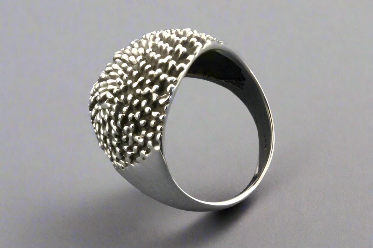 Sterling Silver Echidna Signet Ring for Men & Women - Unique Animal Jewelry Gift for Nature Lovers, Fashion Statement & Everyday Wear