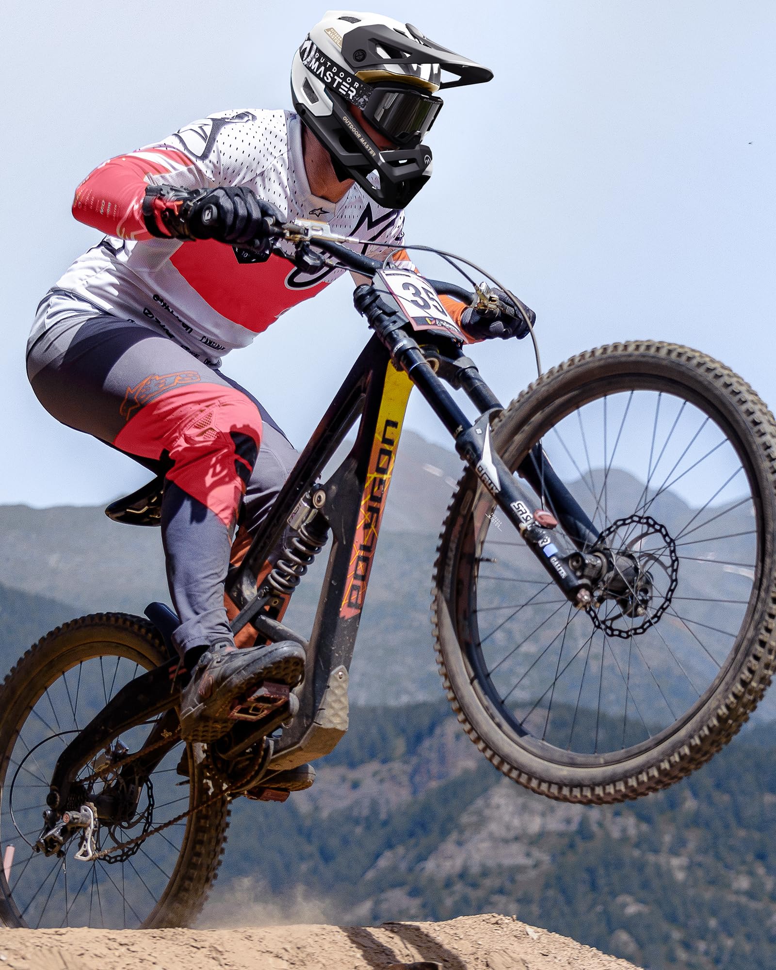 OutdoorMaster Full Face Mountain Bike Helmet for Men & Women - Lightweight Ventilation DH BMX MTB Helmet with Removable Chin Pad | Perfect for Downhill Racing, Trail Riding & Extreme Sports