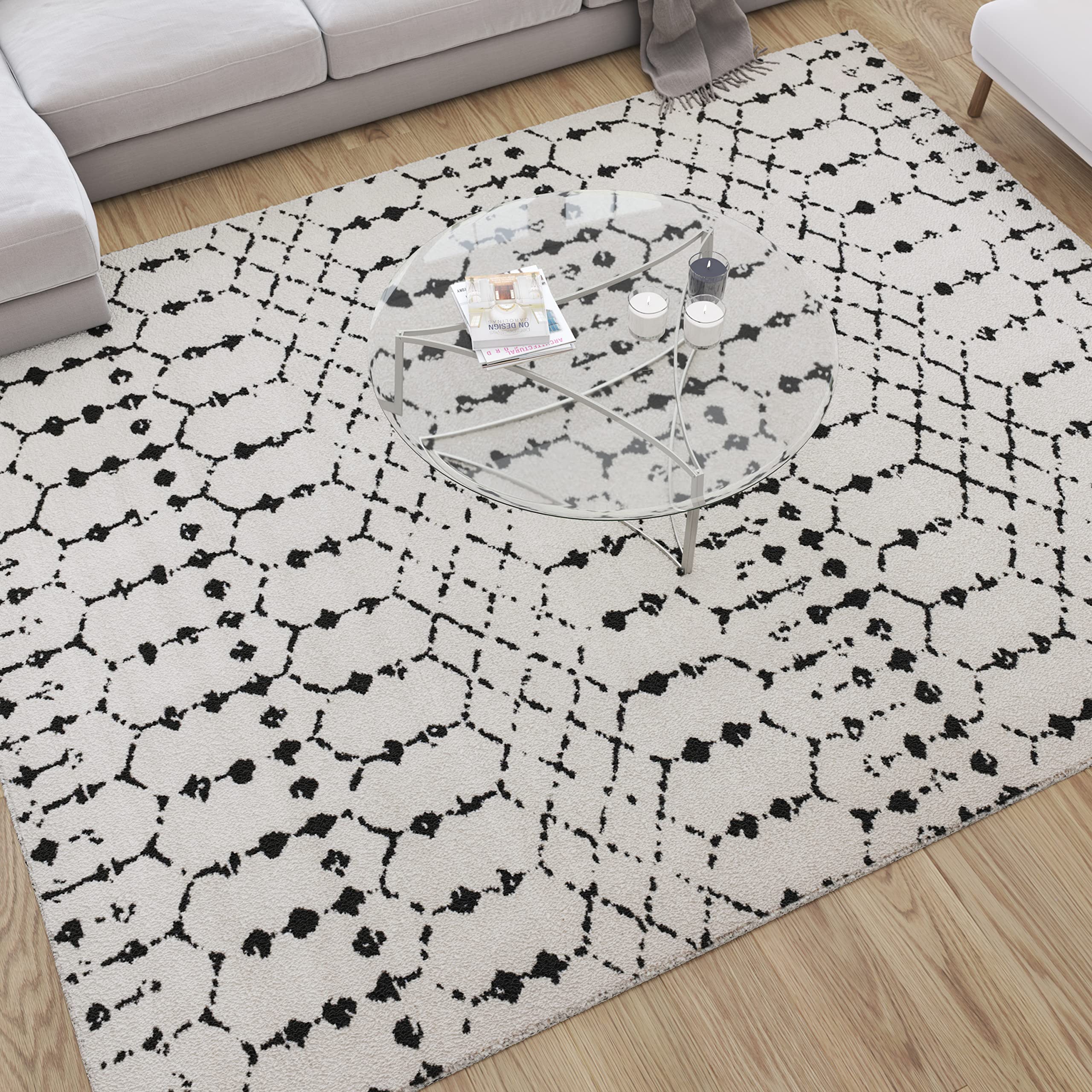 Merrick Lane Geometric Design Polyester Area Rug - Ivory & Black - 8' x 10' Indoor Rug for Living Room, Bedroom & Office - Soft & Durable Modern Home Decor