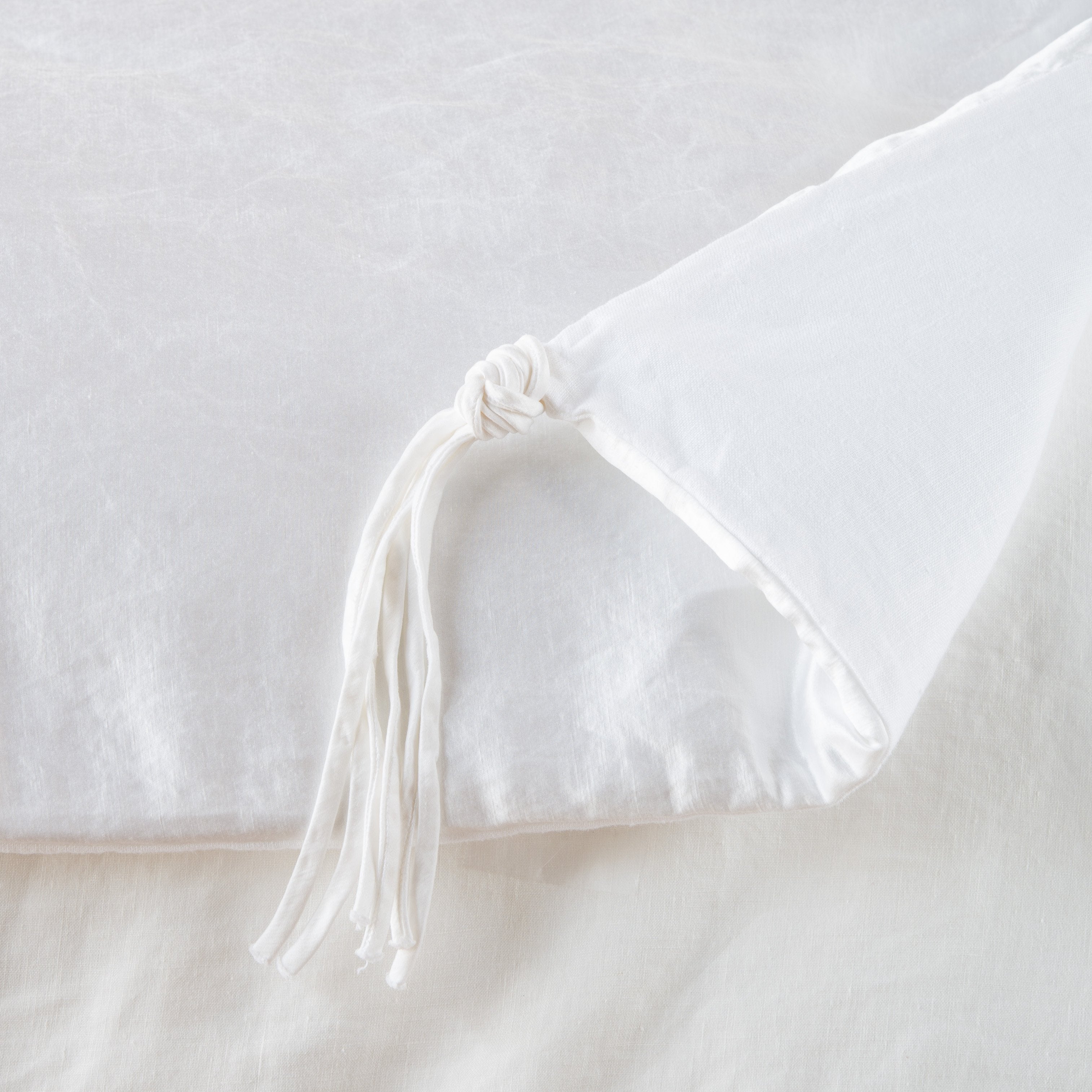Premium Soft Fleece Blanket for Adults - Cozy & Warm Winter Throw - Perfect for Bed, Couch, Sofa & Travel - Machine Washable - Home & Office Use