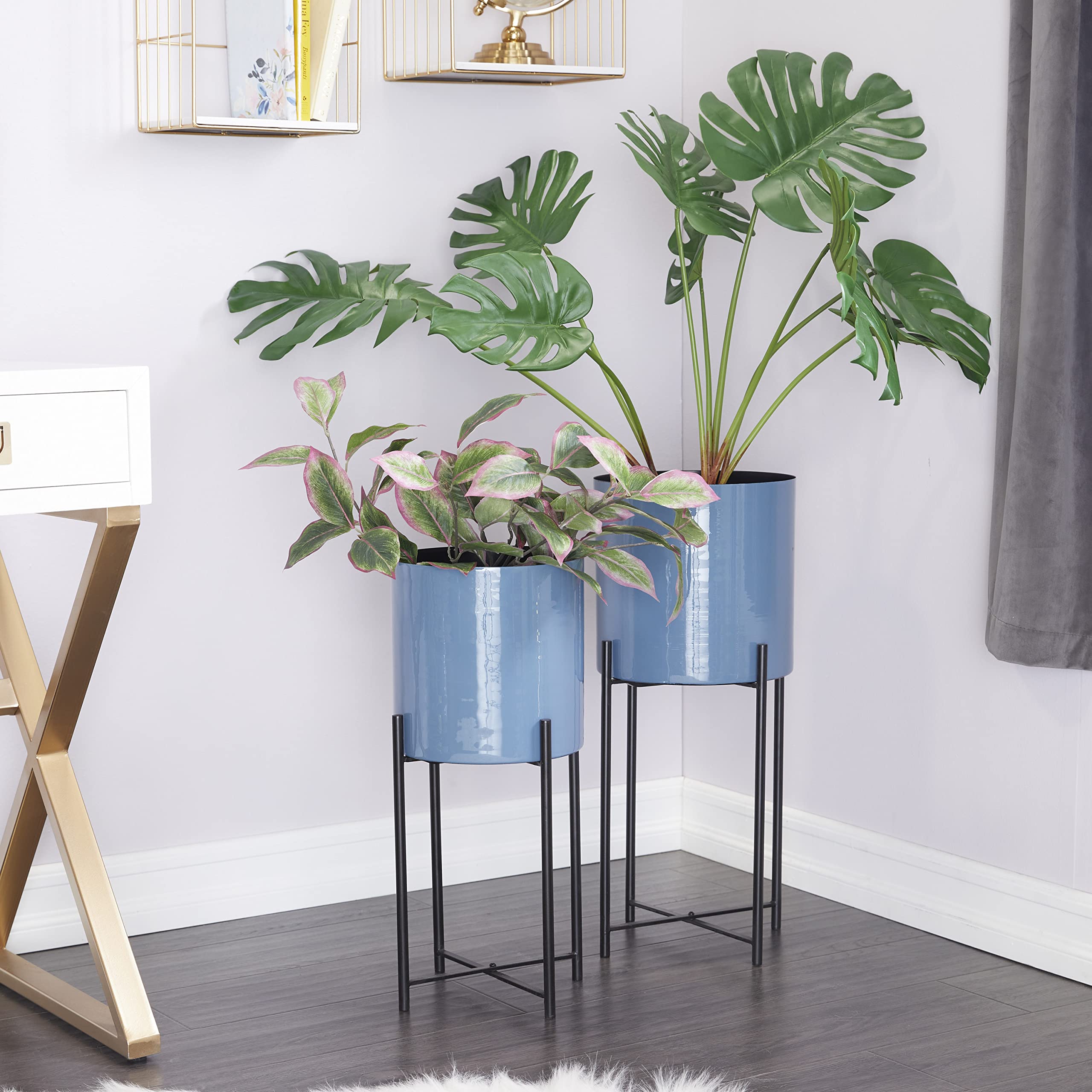 CosmoLiving by Cosmopolitan Modern Metal Planter - Indoor Outdoor Decorative Flower Pot for Home, Office, Patio - Blue | Perfect for Living Room Decor, Kitchen Plants & Entryway Greenery