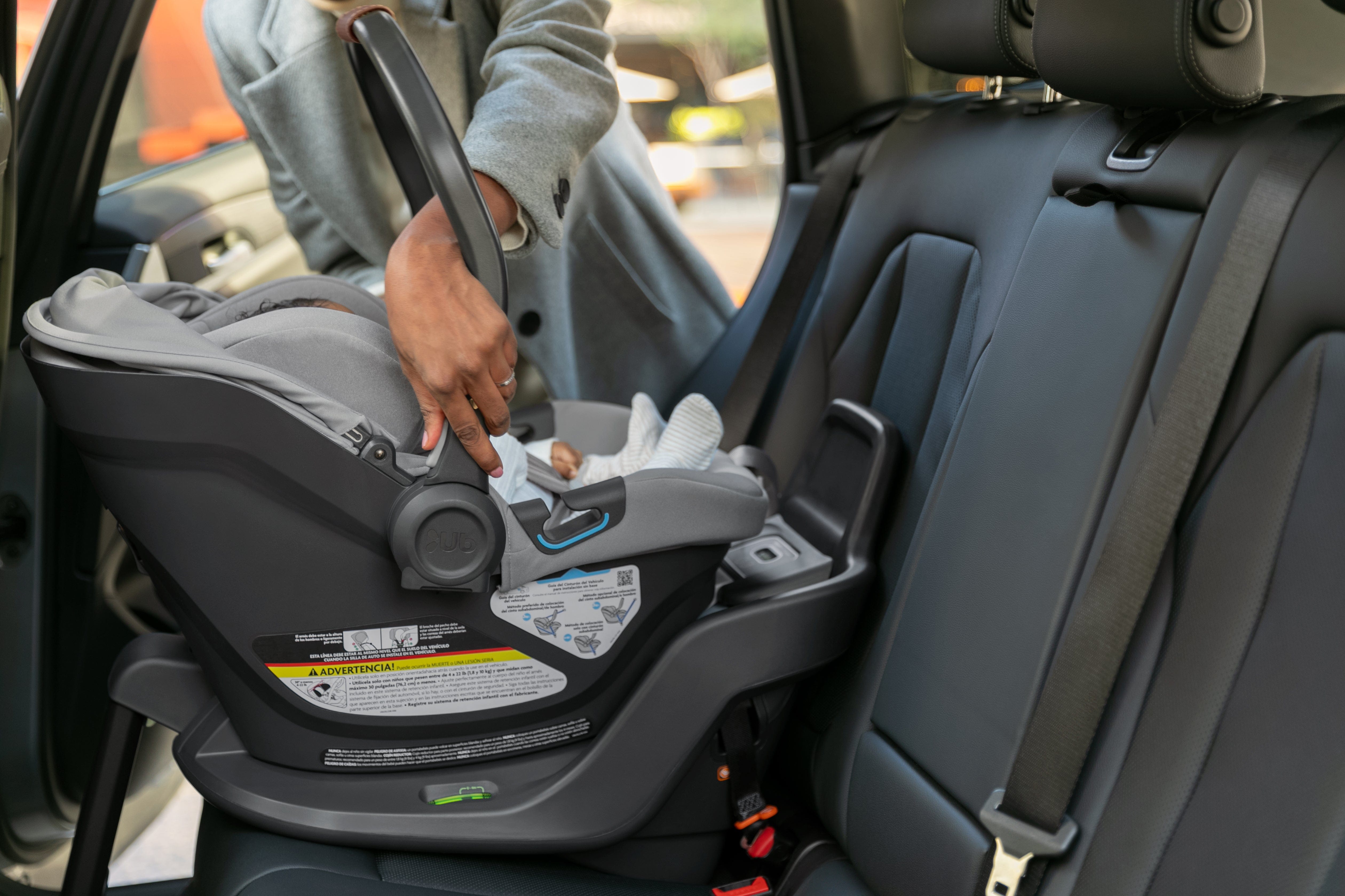 Uppababy Aria Lightweight Convertible Car Seat for Infants & Toddlers - Safe, Comfortable & Easy to Install - Perfect for Travel, Daily Commutes & Family Road Trips