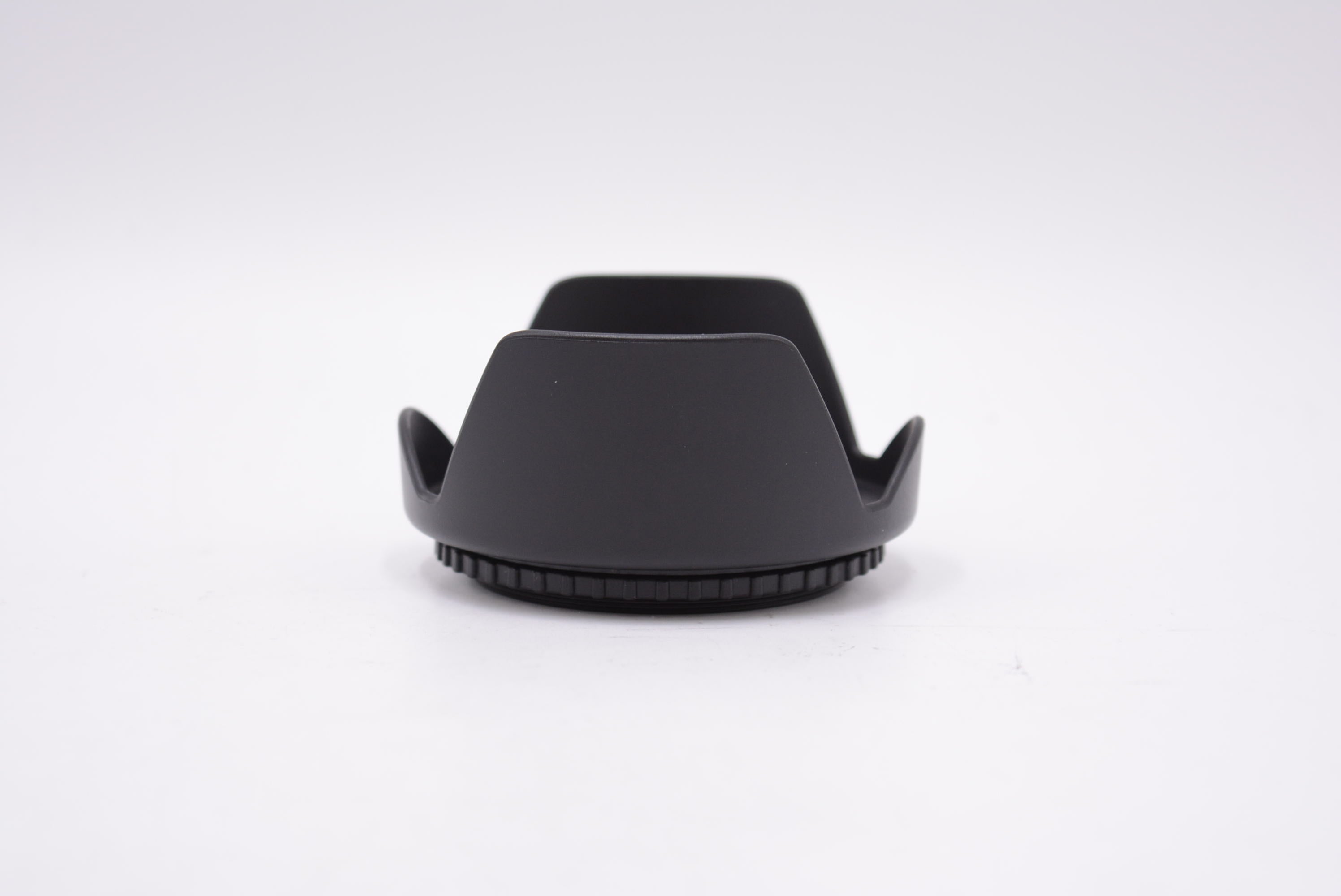 62mm Screw-On Lens Hood for Canon Nikon Sony DSLR Cameras - Durable Metal Shade for Sunlight & Glare Protection - Perfect for Outdoor Photography & Travel