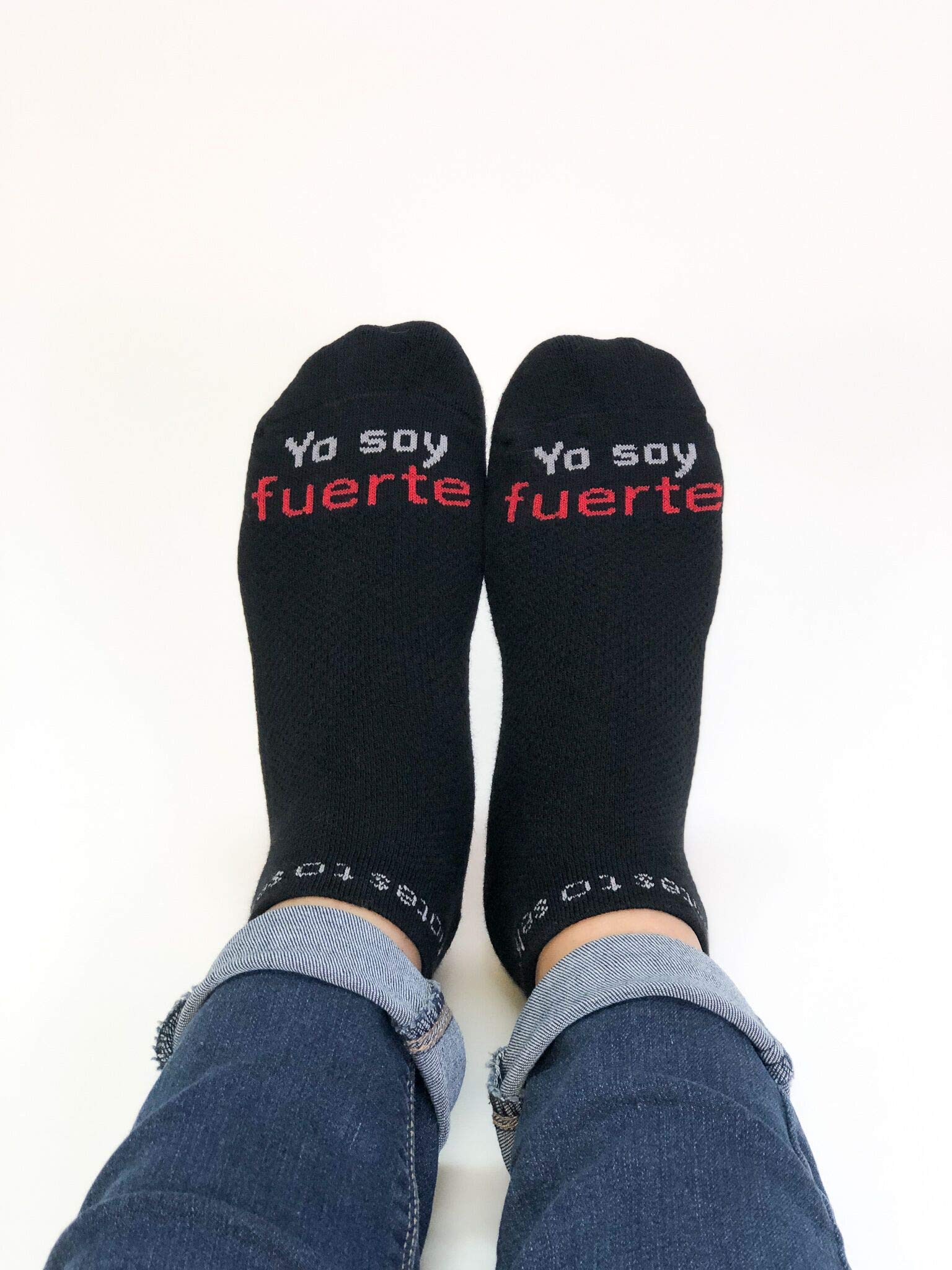 Inspirational 'I Am Strong' Motivational Socks for Women & Men - Positive Affirmation Gift for Self-Care & Daily Encouragement - Perfect for Yoga, Workouts & Everyday Wear