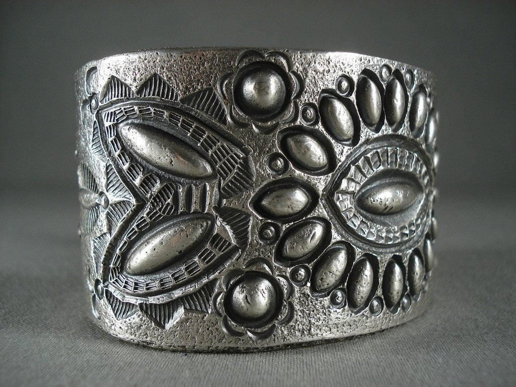 120g Hand-Hammered Navajo Native American Silver Shell Bracelet - Authentic Tribal Jewelry for Women, Boho Fashion Accessory, Perfect for Festivals & Casual Wear