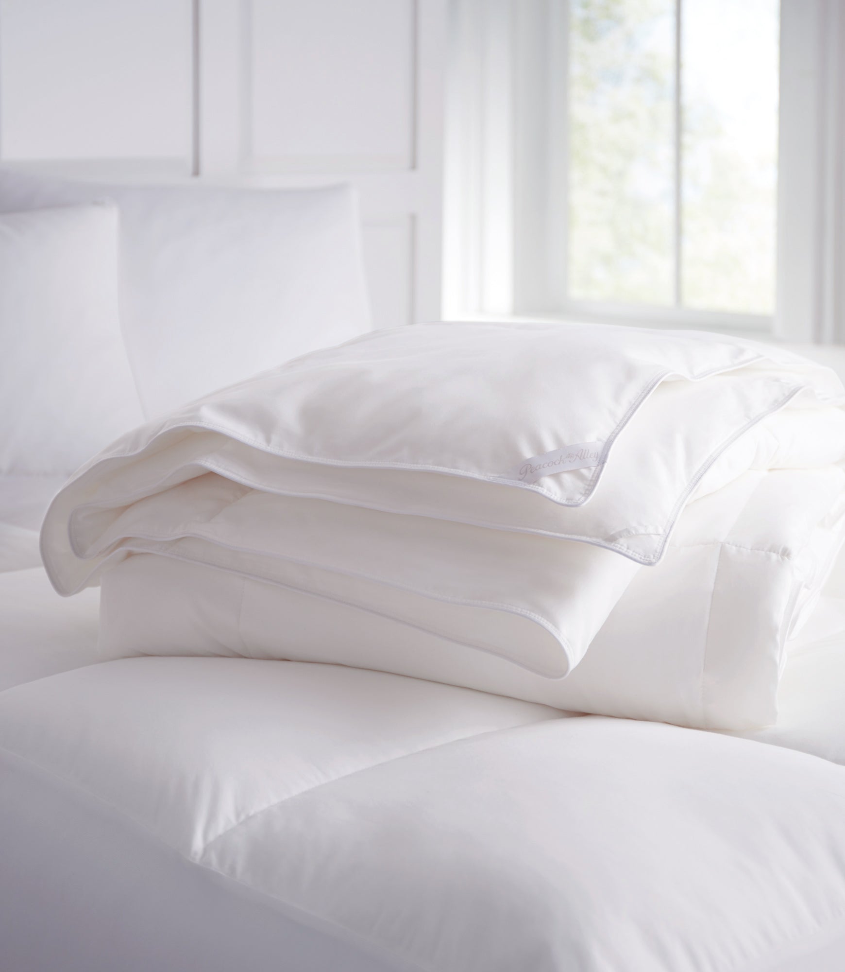 Luxury Down Alternative Duvet - Hypoallergenic Comforter for All Seasons | Soft & Breathable Bedding for Hotels, Guest Rooms & Master Bedrooms