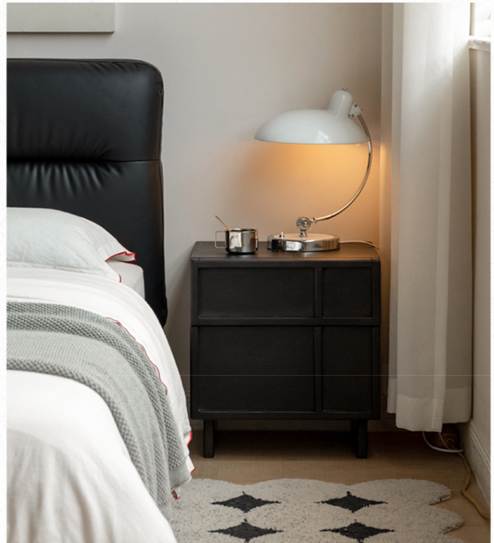 Modern Black Oak Solid Wood Nightstand with Storage - Stylish Bedside Table for Bedroom, Living Room, or Office