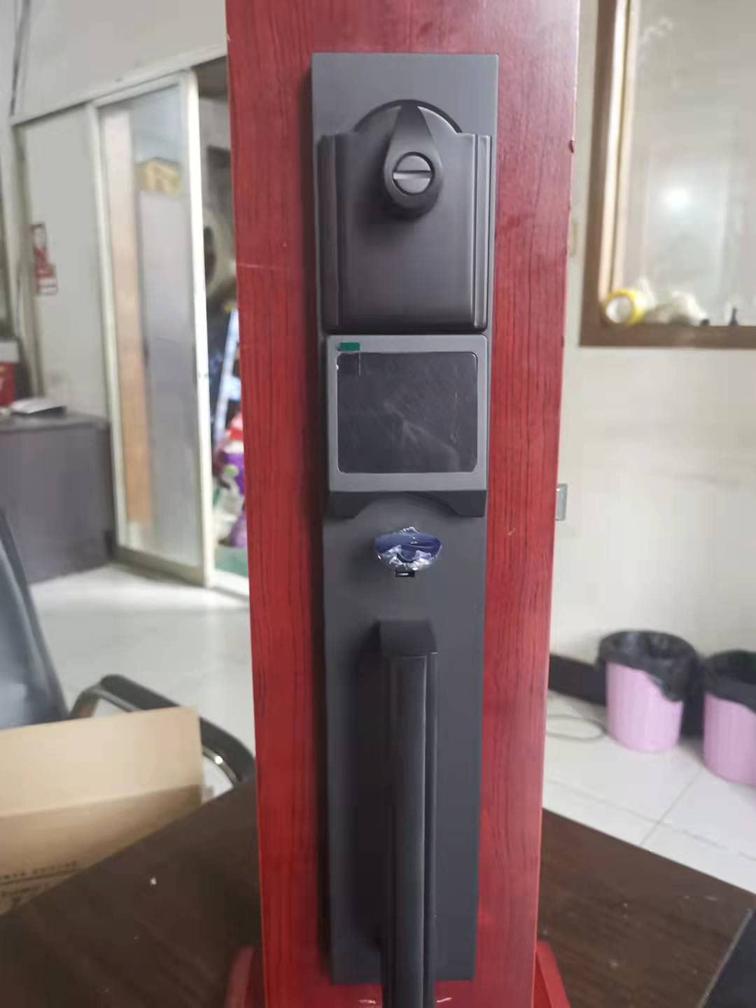 Smart Keyless Electronic Deadbolt Handleset - Secure & Convenient Keyless Entry for Front Doors - Perfect for Home, Office & Vacation Rentals