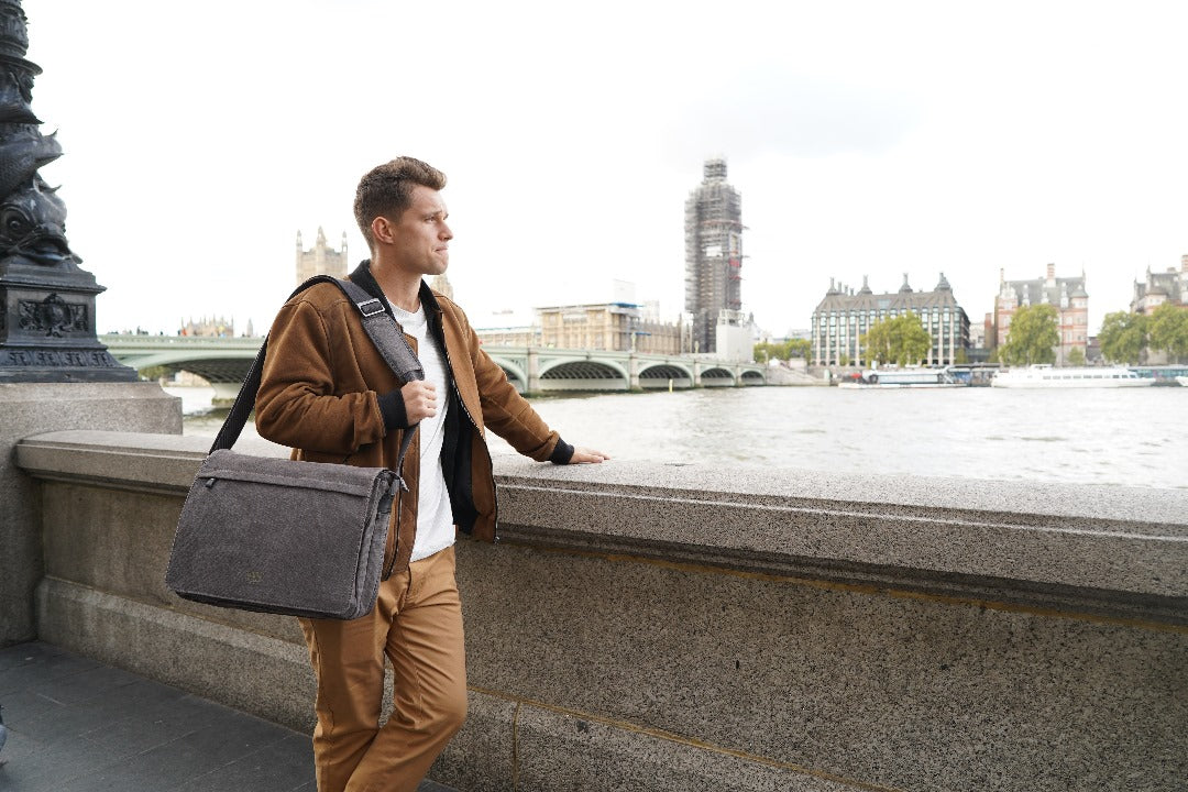 TRP0240 Troop London Classic Canvas Laptop Messenger Bag 16.5 Inch - Stylish Work & College Commuter Bag for Men & Women