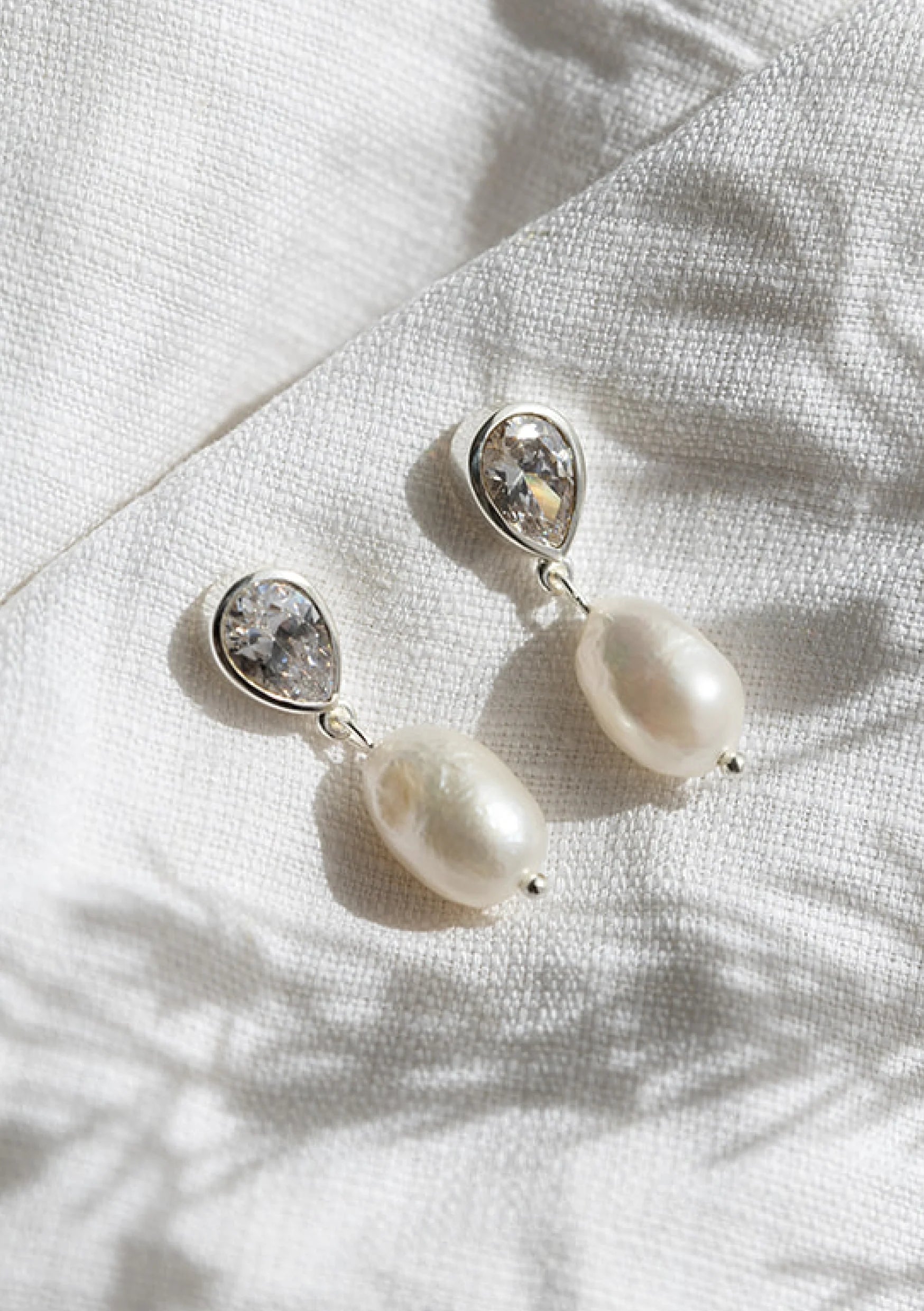 Lola Knight Oceane Pearl & Teardrop Crystal Earrings - Sterling Silver Dangle Earrings for Women, Elegant Jewelry Gift for Bridesmaids, Wedding, Party & Special Occasions