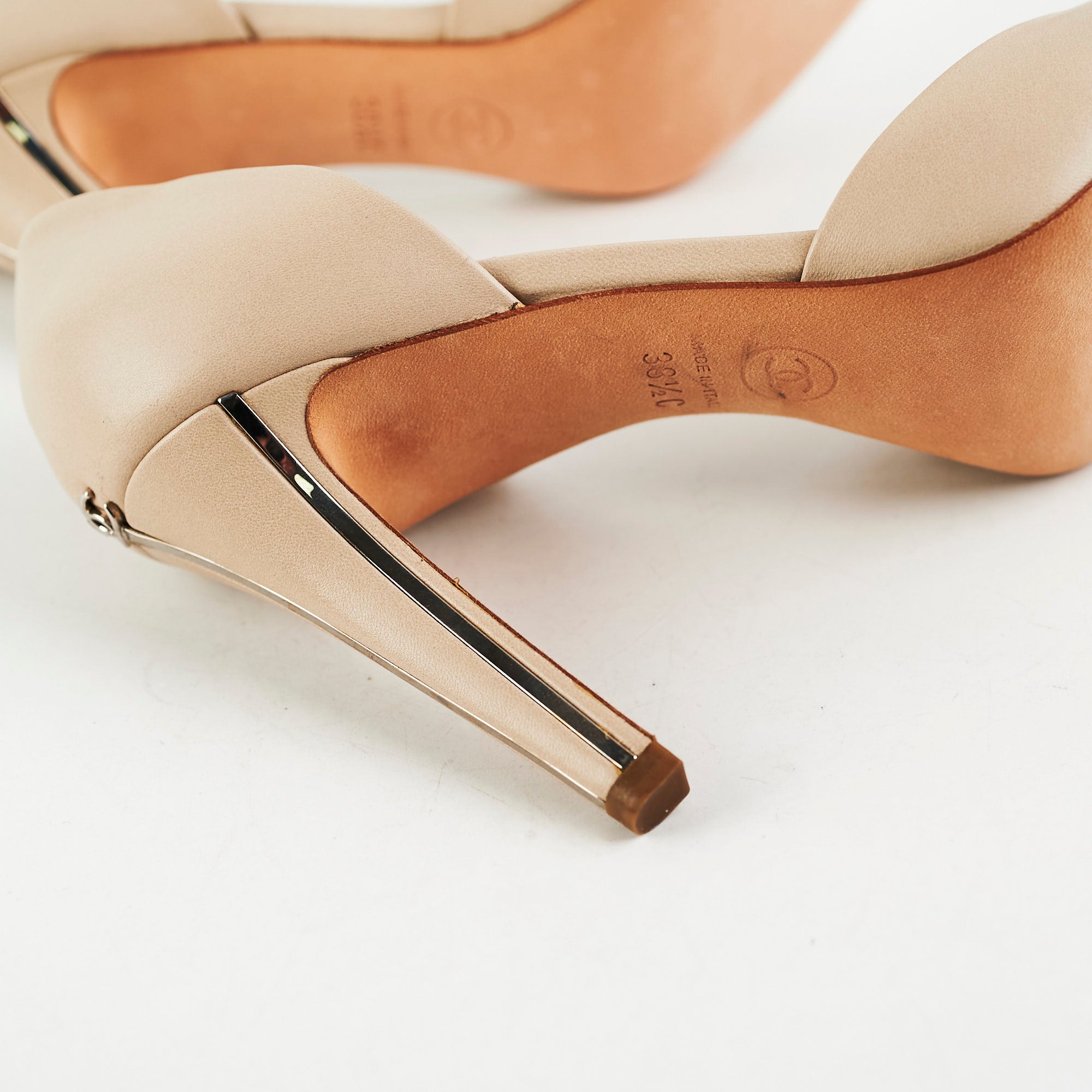 Chanel Cream Leather Heels Women's Size 38.5 - Elegant Luxury Pumps for Weddings, Parties & Formal Events