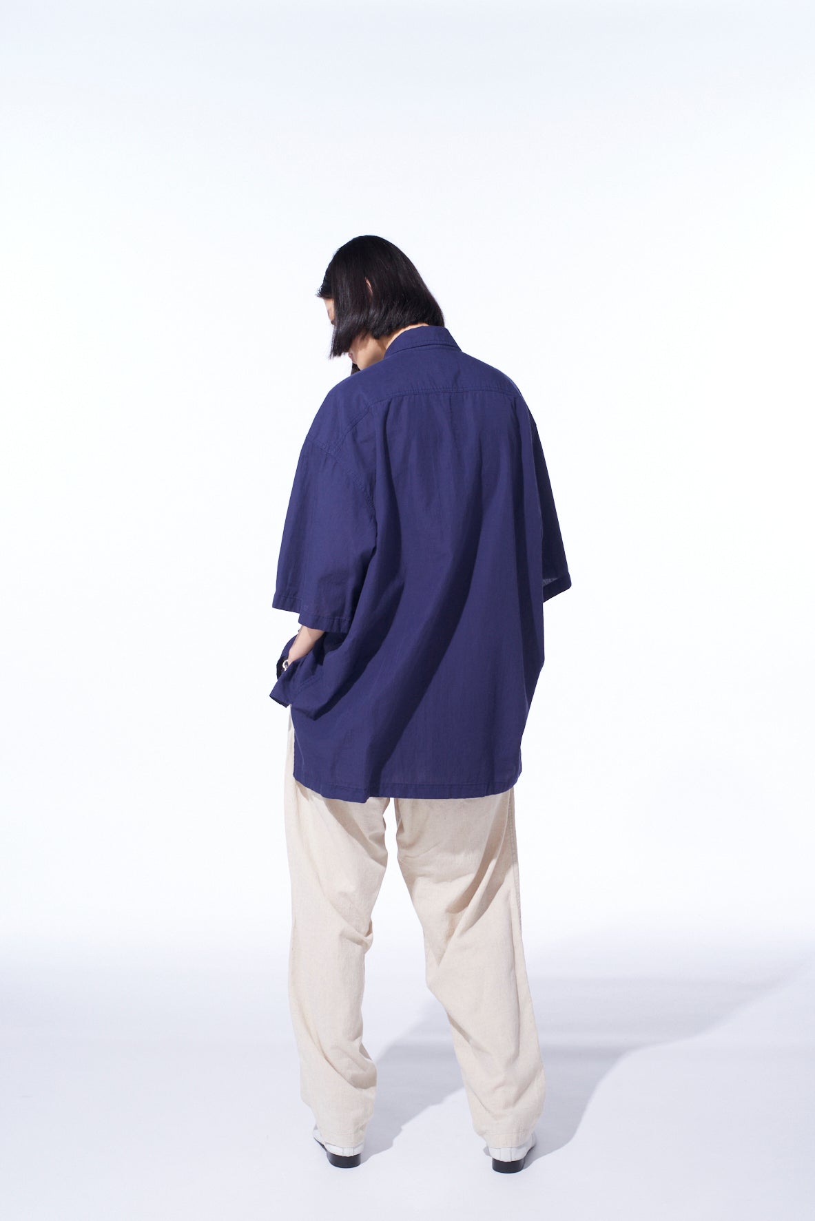 Stylish Oversized Short Sleeve Chambray Shirt with Flap Pockets - Casual Summer Wear for Women & Men | Perfect for Beach Outings, Picnics, and Weekend Getaways