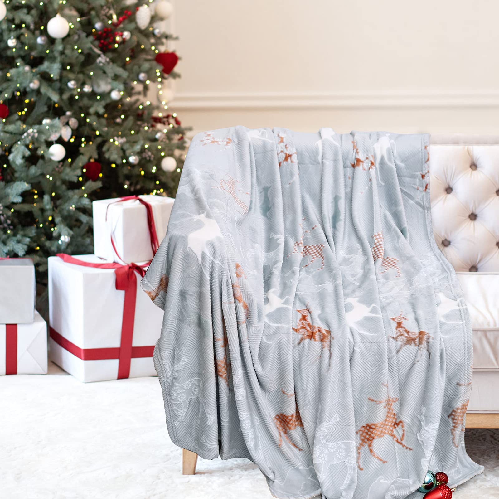 BedsPick Ultra Soft Fleece Throw Blanket - Christmas Reindeer Design - Lightweight Microfiber Flannel Blanket for Couch, Bed, Sofa - Cozy All-Season Blanket for Adults, Kids & Pets (50
