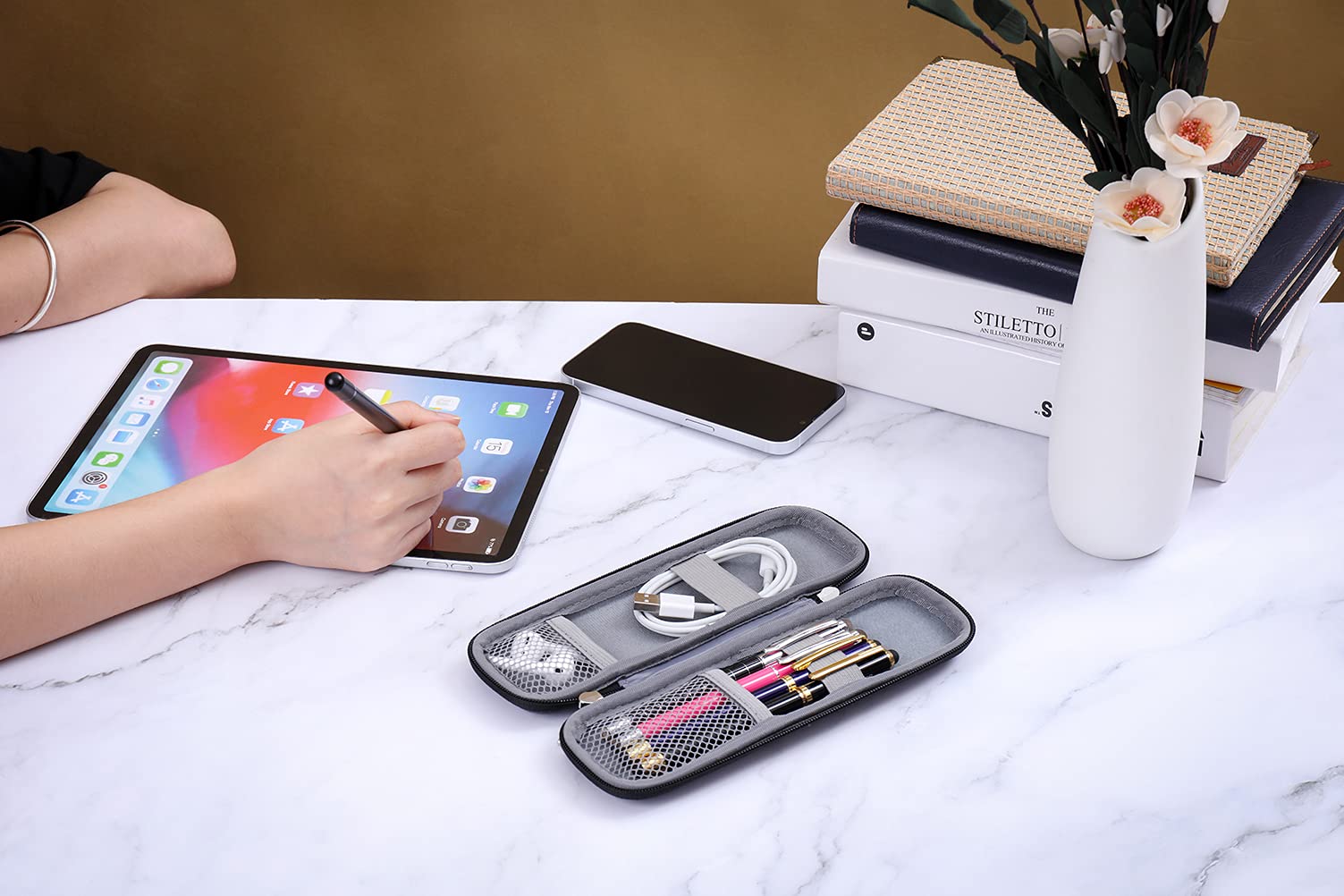 iDream365 Small Pencil Case Holder - Premium Hard Pen Organizer for Executive Fountain Pens, Ballpoint Pens & School Supplies (Grey) - Perfect for Office, School & Travel Organization
