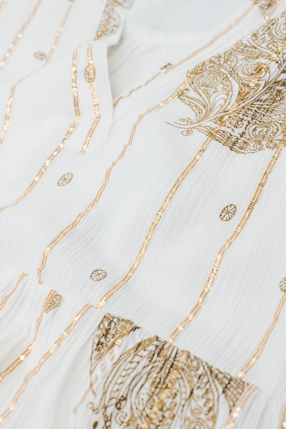 Bohemian Long Sleeve Robe with Leaf Print and Lurex Details in White - Perfect for Yoga, Beach Cover-Up, and Relaxing at Home