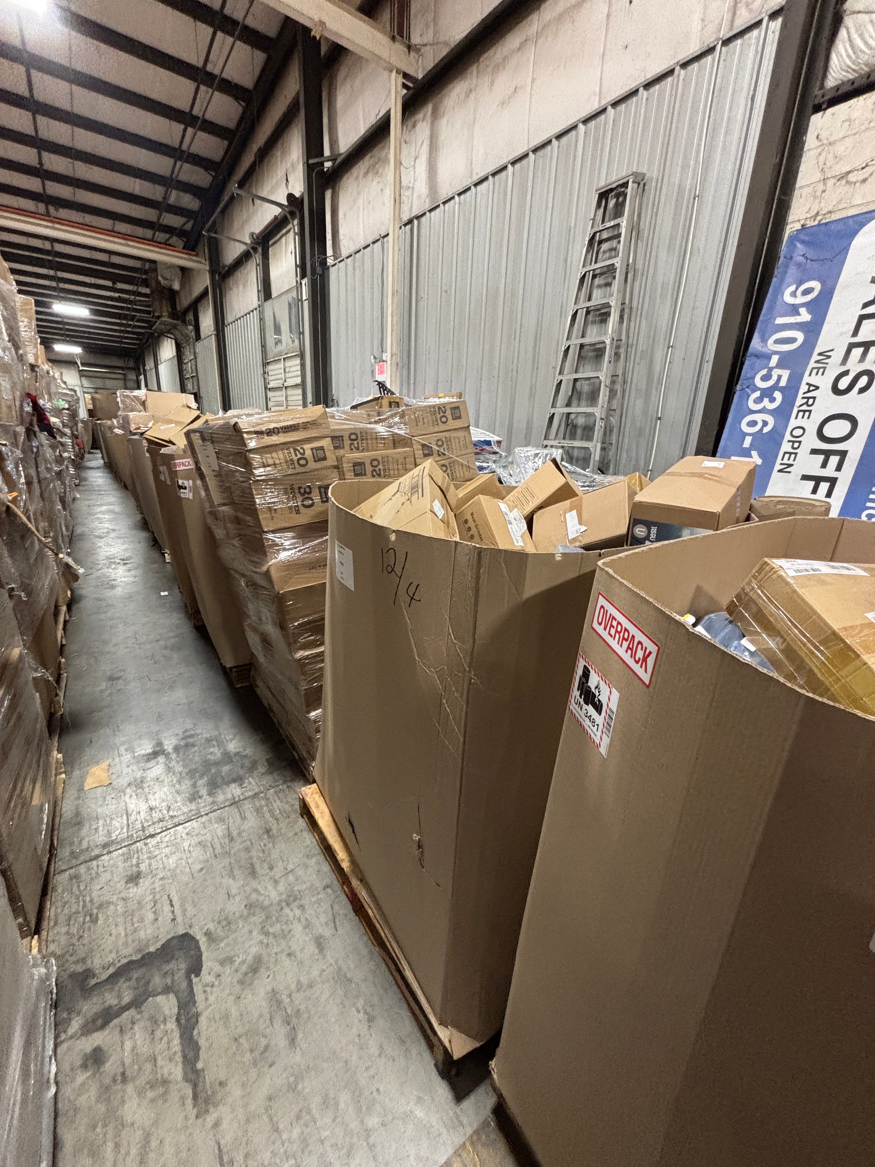 WM Medium Unmanifested Dotcom Returns Load - 24 Pallets Per Truck | Efficient Warehouse & Logistics Solution for E-commerce Returns