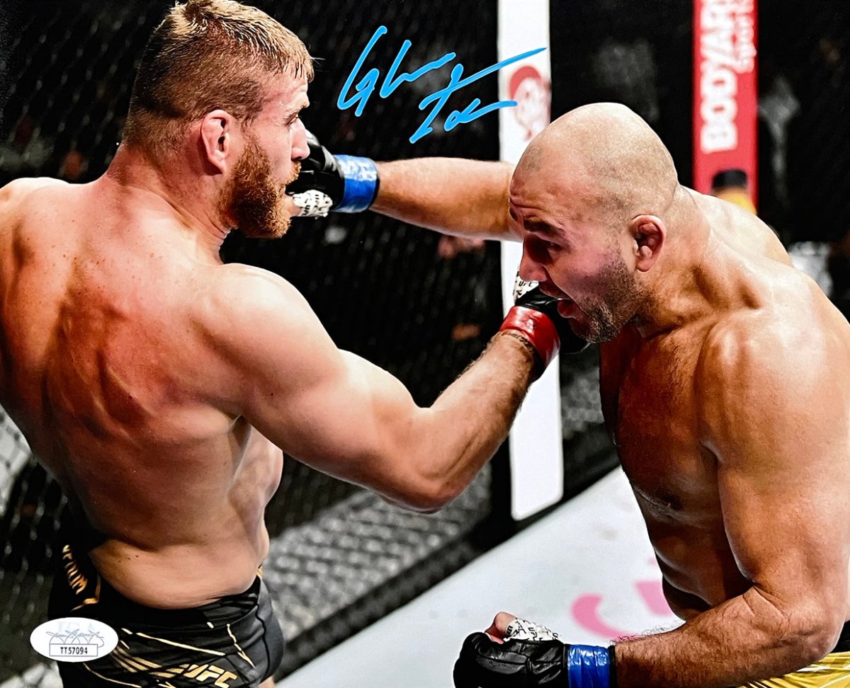 Glover Teixeira vs Jan Blachowicz Signed 8x10 UFC Photo with JSA COA - Authentic MMA Collectible for Fight Fans and Sports Memorabilia Display