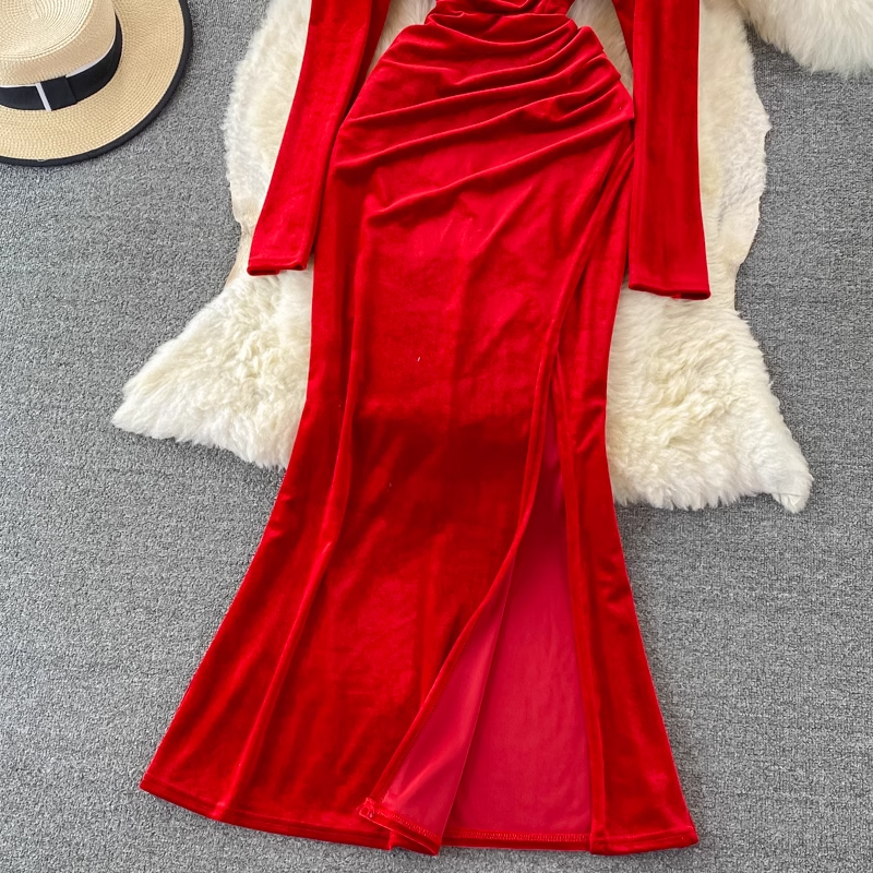 Elegant Long Sleeve Velvet Beaded Evening Gown - Square Neck Formal Party Dress for Women - Perfect for Weddings, Galas & Special Occasions