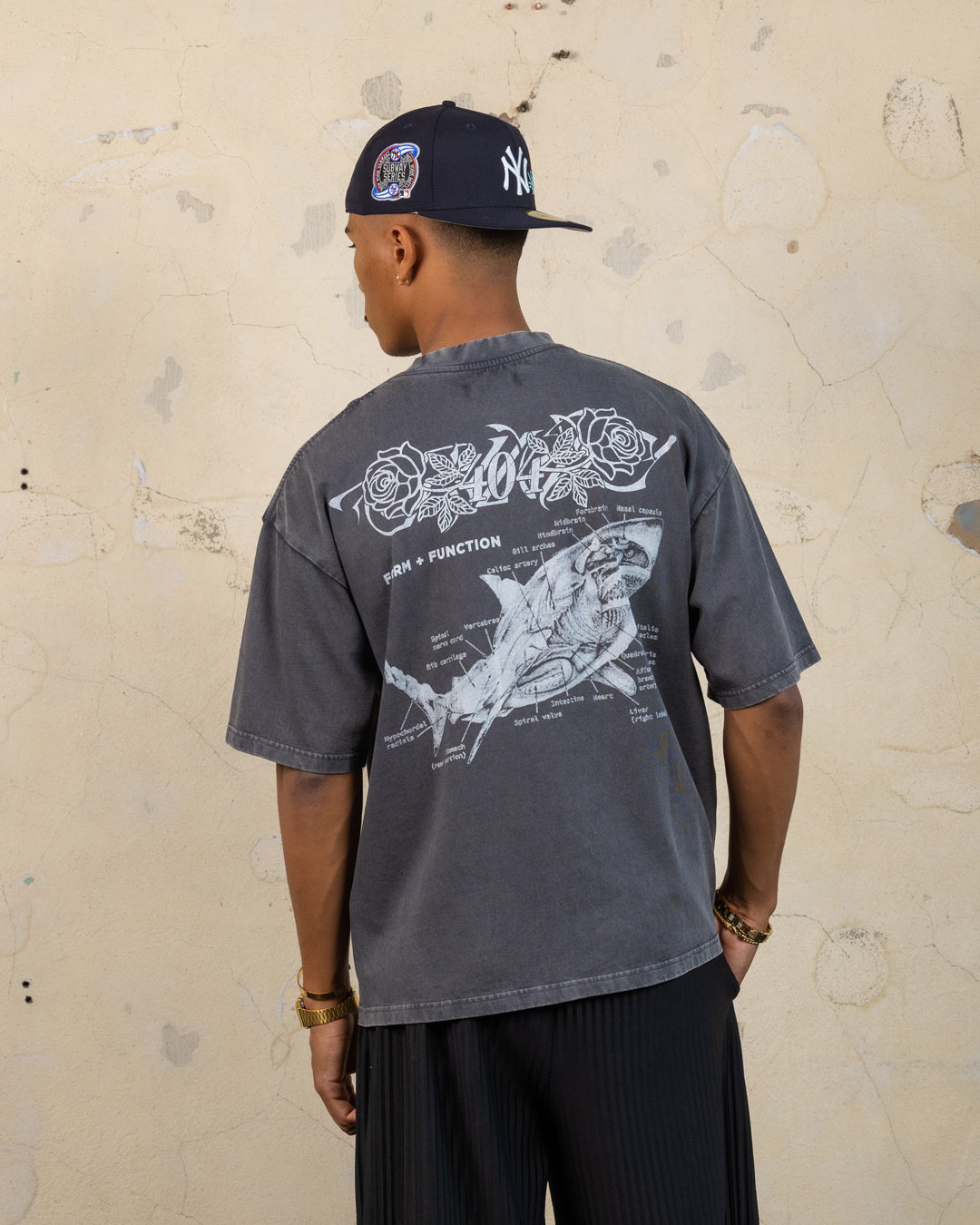 404 Riptide Vintage Graphic T-Shirt - Charcoal Gray Cotton Tee for Men - Casual Streetwear & Retro Style Outfits