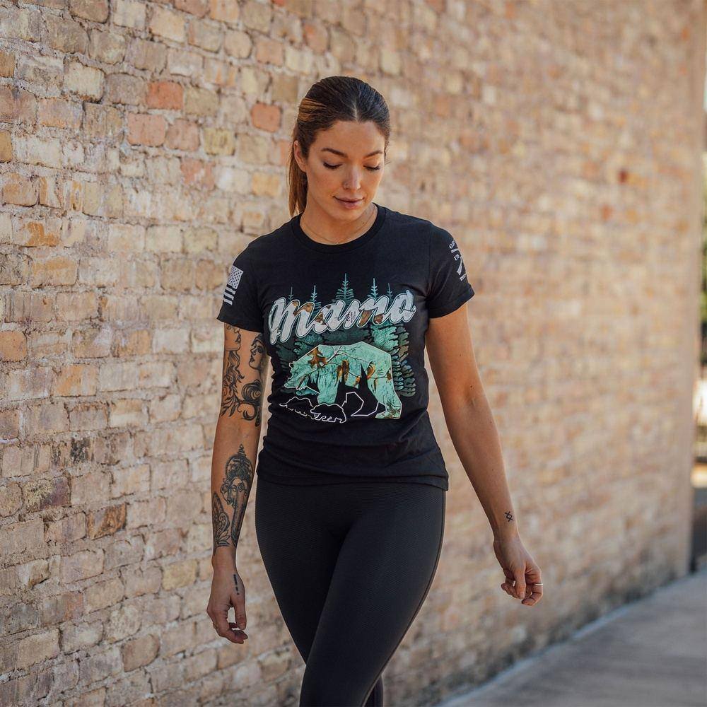Women's Mama Bear T-Shirt - Realtree Xtra Sea Graphic Print - Comfortable Casual Tee for Moms - Perfect for Family Outings & Everyday Wear