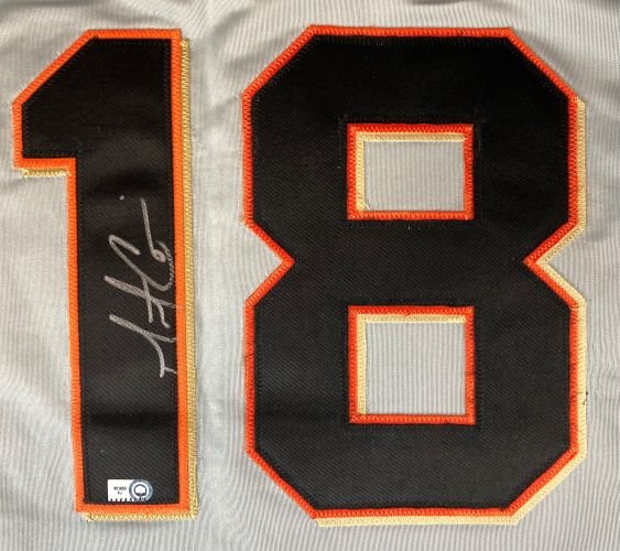 Authentic Matt Cain San Francisco Giants Signed Gray Baseball Jersey with MLB Hologram - Perfect for Sports Memorabilia Collectors and Giants Fans
