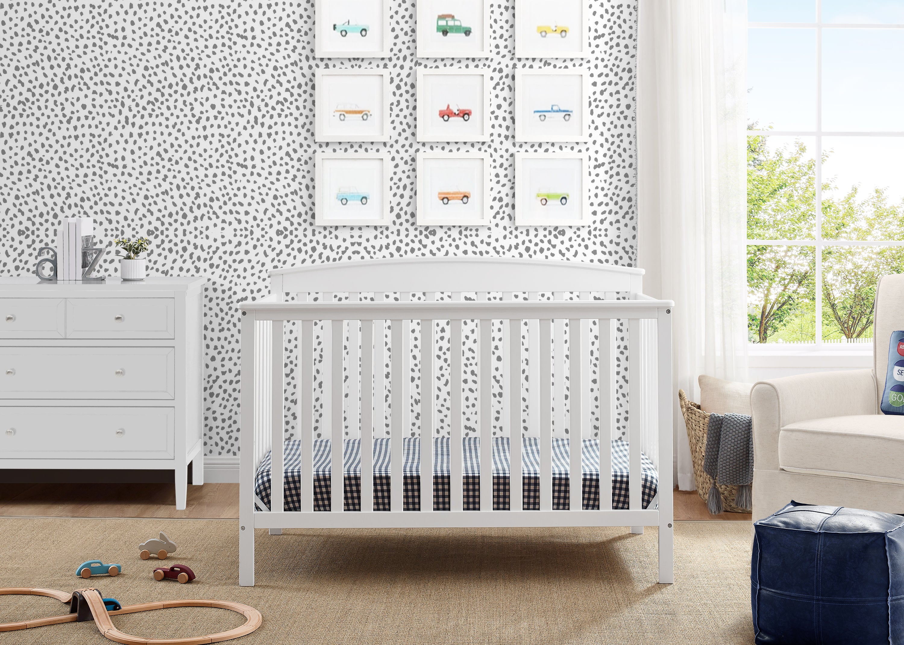 Hanover 6-in-1 Convertible Baby Crib with Mattress - Toddler Bed & Daybed Conversion - Nursery Furniture for Newborns to Teens - Perfect for Small Spaces & Growing Families