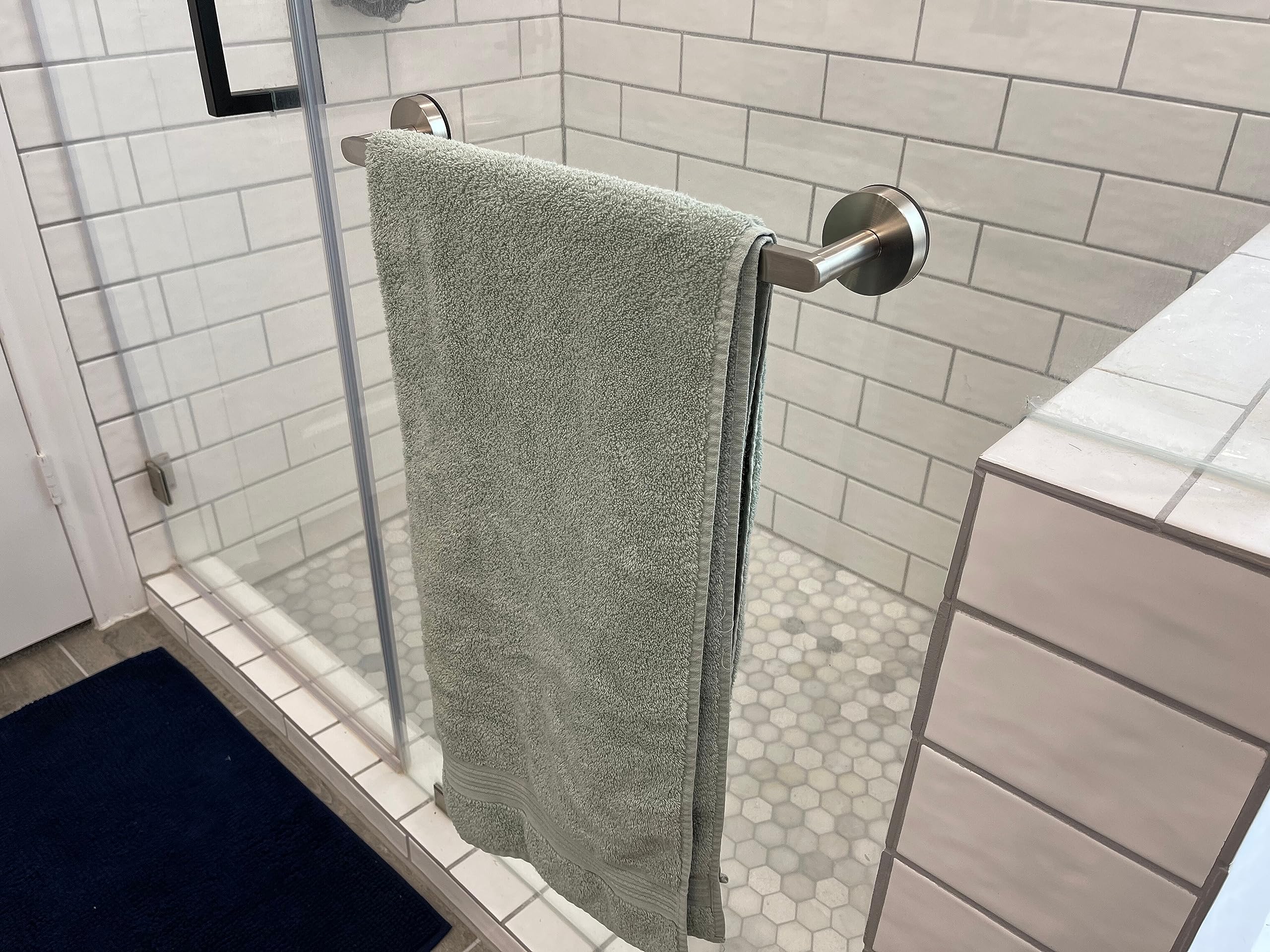 Sturdy 18-Inch Brushed Nickel Suction Cup Towel Bar for Bathroom - Heavy Duty Shower Glass Door Mount Towel Holder with Strong Adhesion - Perfect for Spa, Gym, Pool & Home Use (Nickel Finish)