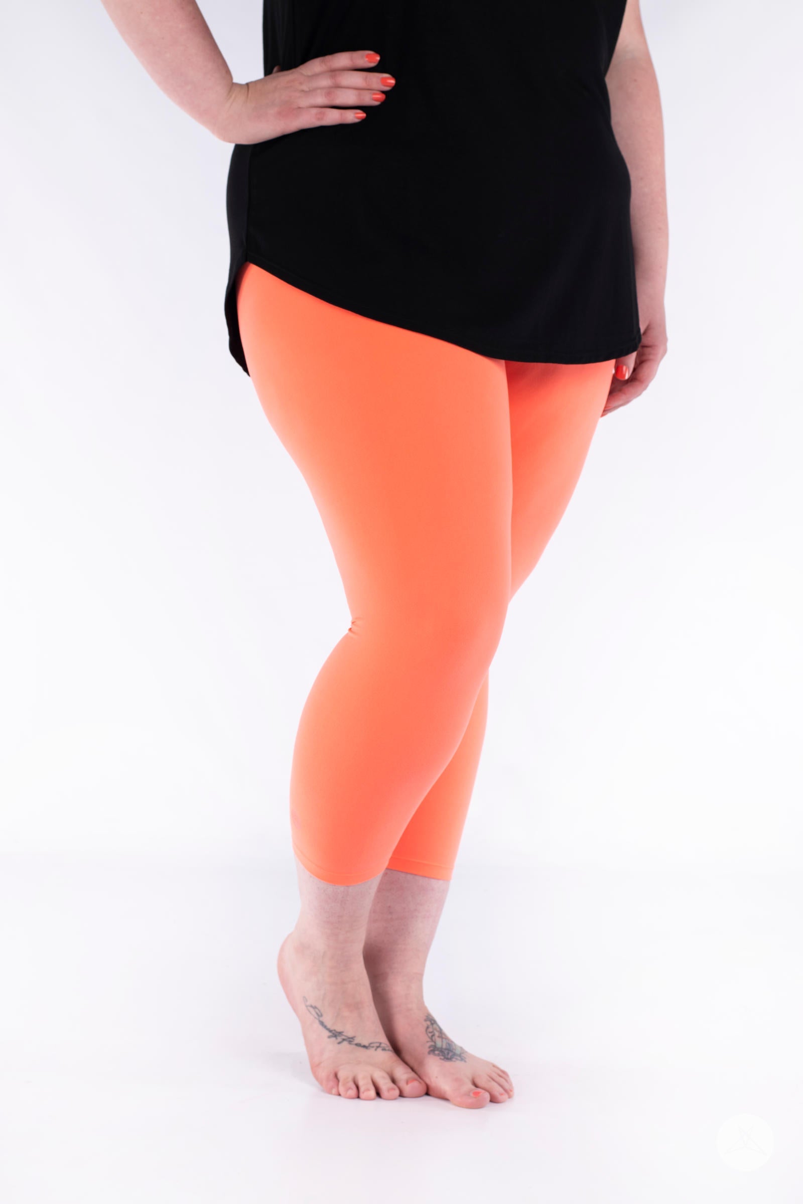 Stay Peachy Crops - Trendy Women's Short Sleeve Crop Tops for Summer Outfits & Casual Wear