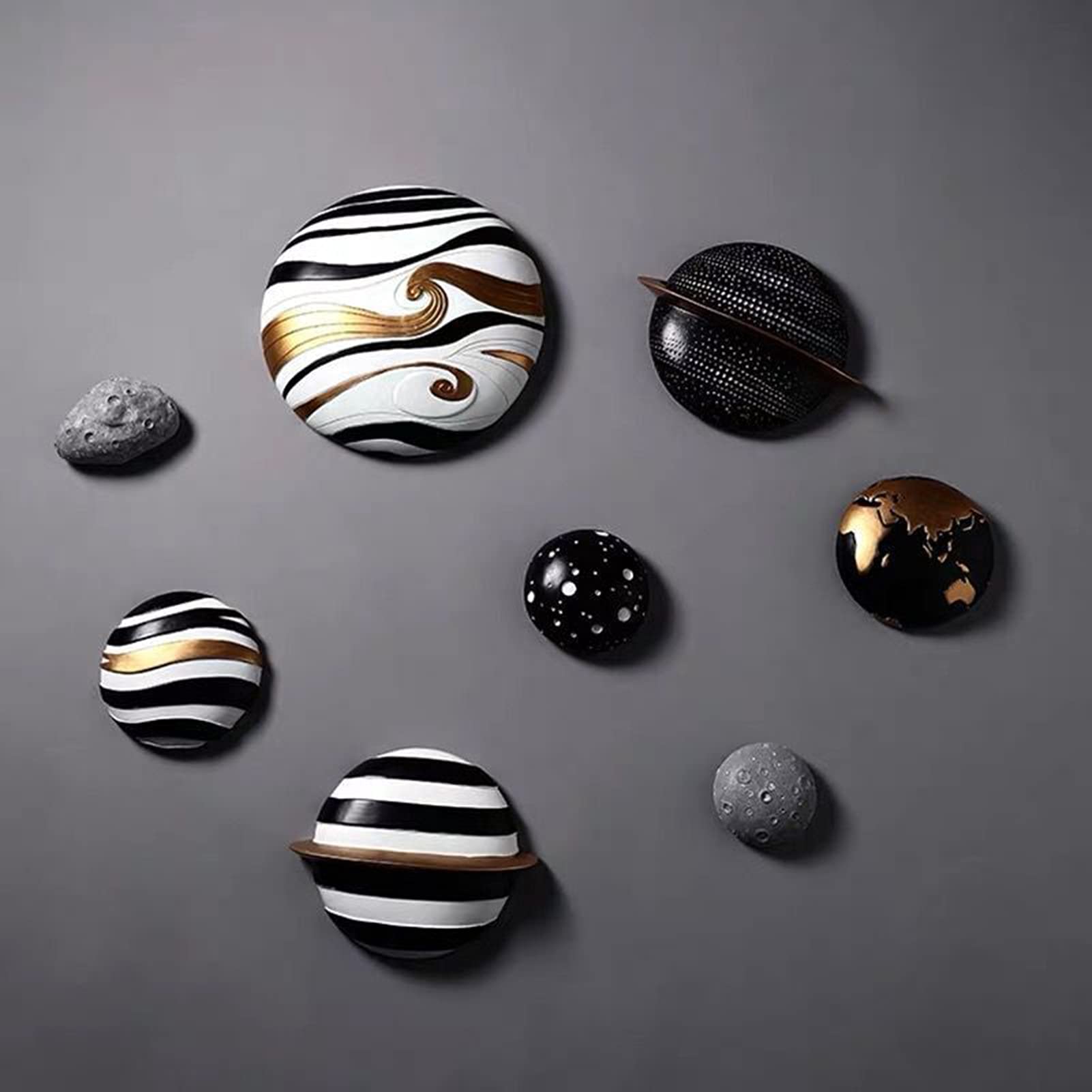 QLIGHA Resin Astronaut Wall Decor - Creative 3D Spaceman Sculpture for Kids Room & Bedroom - Unique Indoor Wall Art & Hanging Ornament for Space-Themed Decor