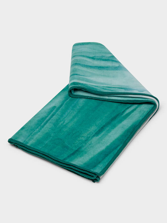 Manduka eQua Yoga Hand Towel - Premium Microfiber for Hot Yoga, Pilates & Gym - Quick-Dry & Non-Slip Grip - Ideal for Sweat Absorption & Workout Essentials