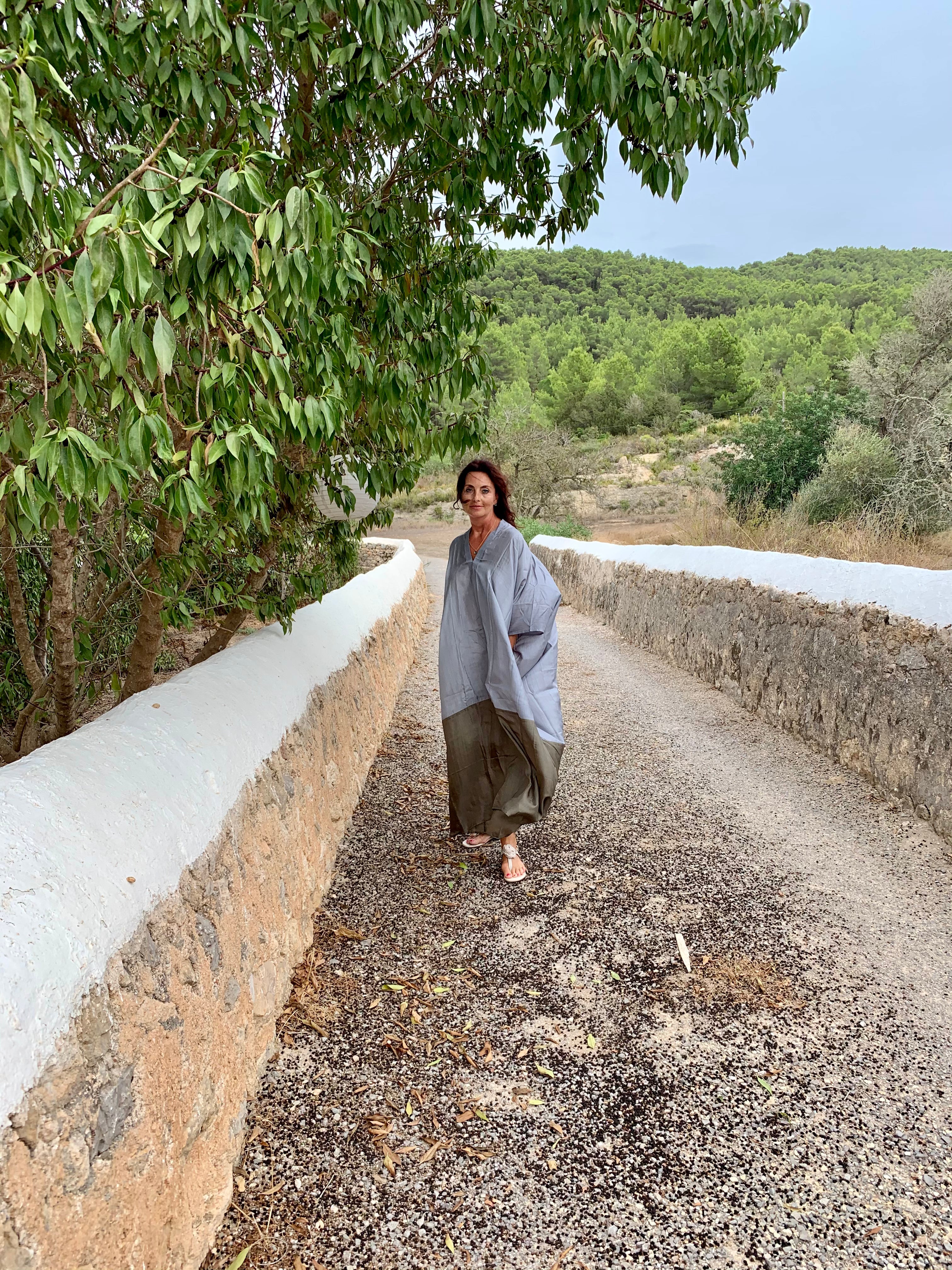 Luxury 100% Organic Silk Kaftan Dress - Free Size & Versatile Styling for Beach Cover-Up, Resort Wear & Evening Elegance