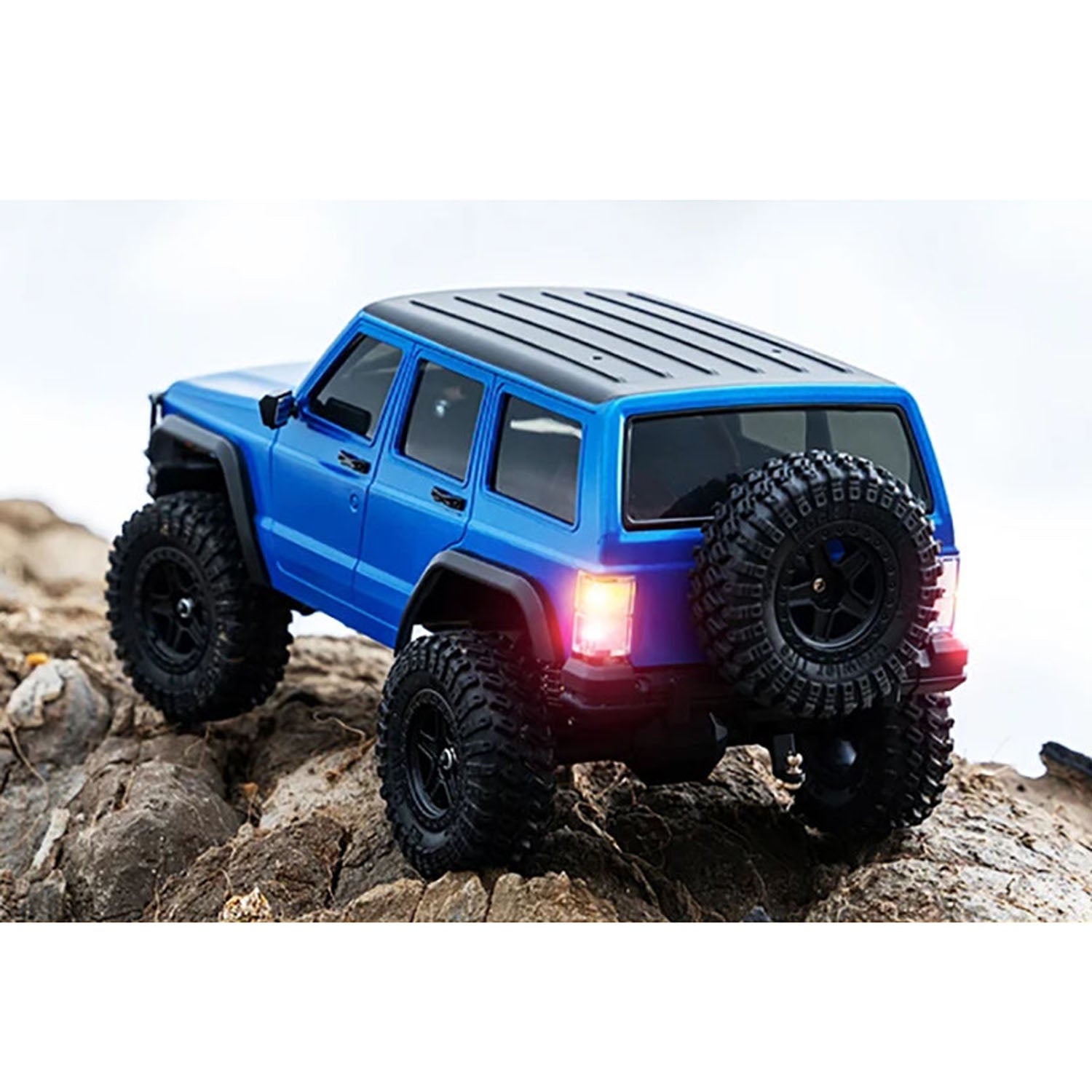 1/18 Scale 4WD Remote Control Rock Crawler - 8562 RC Off-Road Car with 3-Speed Motor, ESC, Servo & Light System - Multi-Terrain Adventure Vehicle for Kids & Adults - Perfect for Indoor & Outdoor Play, Backyard Crawling, Trail Exploration