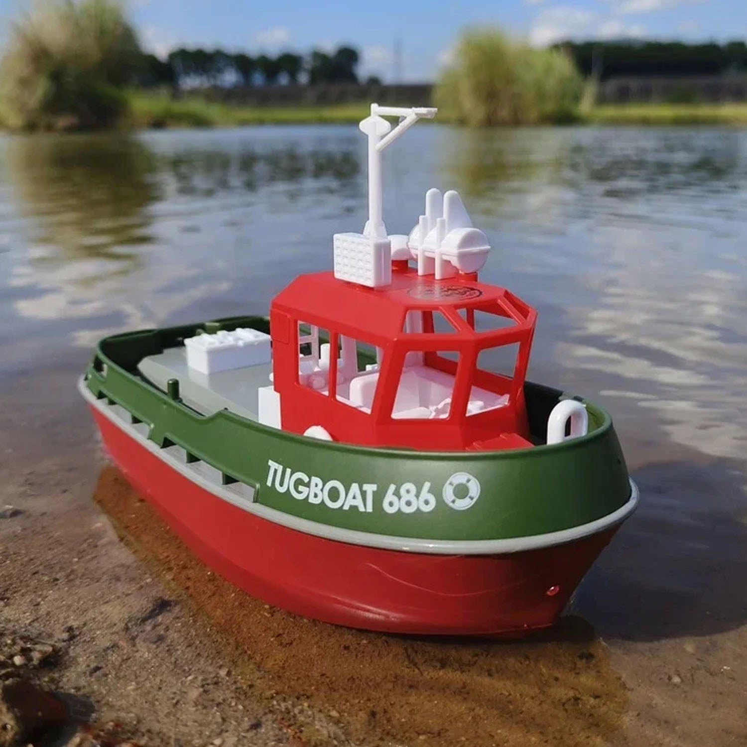 1/72 Scale Heng Long 2.4GHz Remote Control Tugboat - Dual Motor RC Towboat with Powerful Simulation - Ready to Run (RTR) 23x10x15cm - Perfect for Pool, Lake or Bathtub Water Play