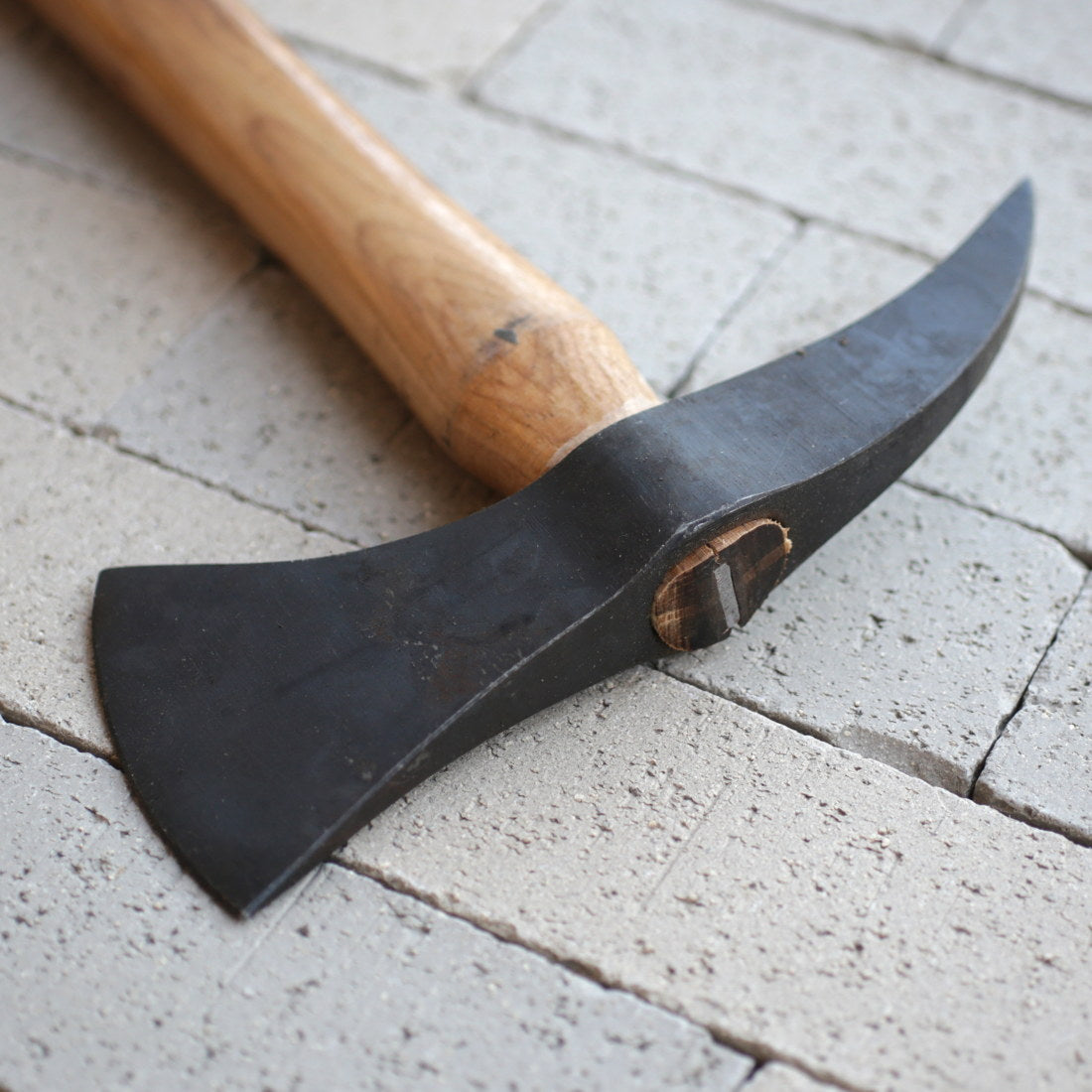 Premium Naval Boarding Axe - Heavy Duty Marine Safety Tool for Emergency Escape & Shipboard Use - Perfect for Boating, Sailing & Water Rescue Scenarios