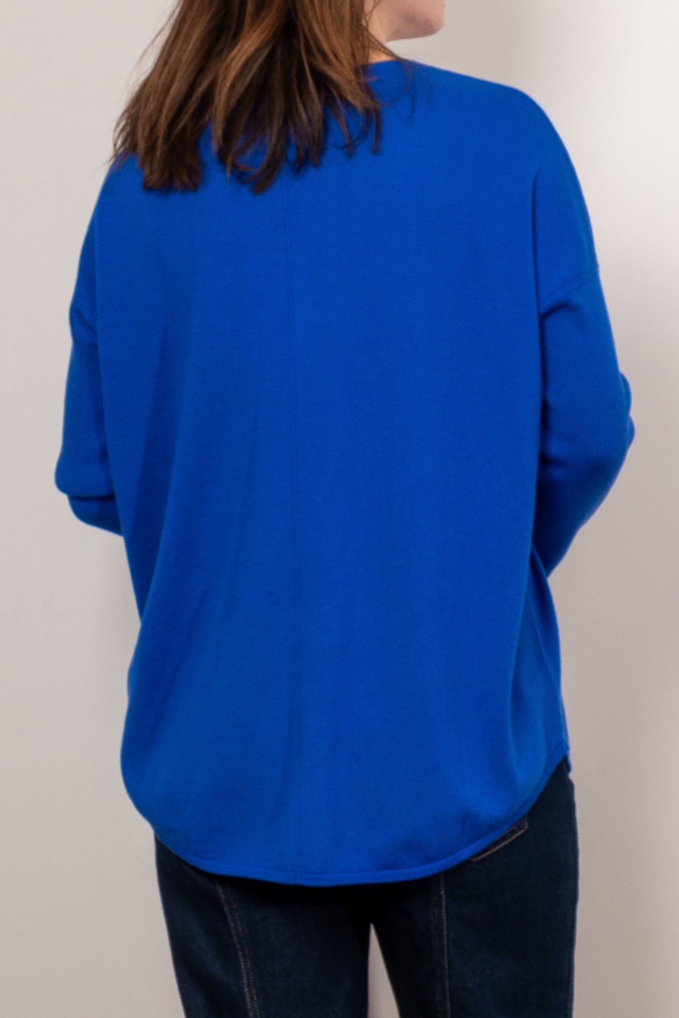 Bridge & Lord Queen Curved Crew Pullover Sweater - Women's Casual Knit Top for Fall & Winter | Perfect for Office, Date Night & Weekend Outings