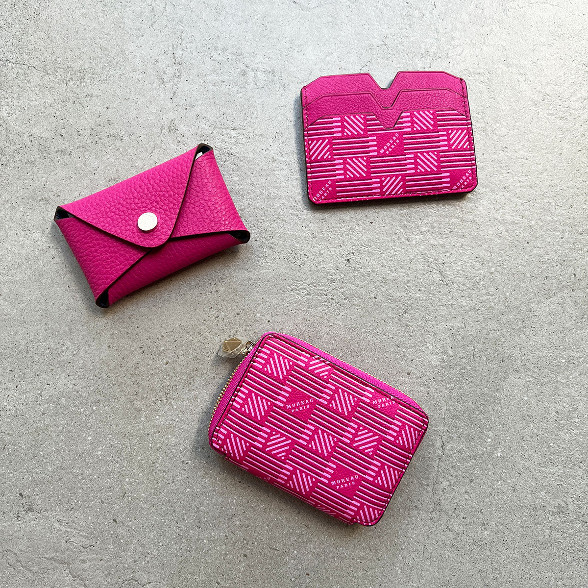 Elegant Origami Card Holder in Fuchsia - Slim RFID Blocking Wallet for Credit Cards & IDs - Perfect for Travel, Business, and Everyday Use
