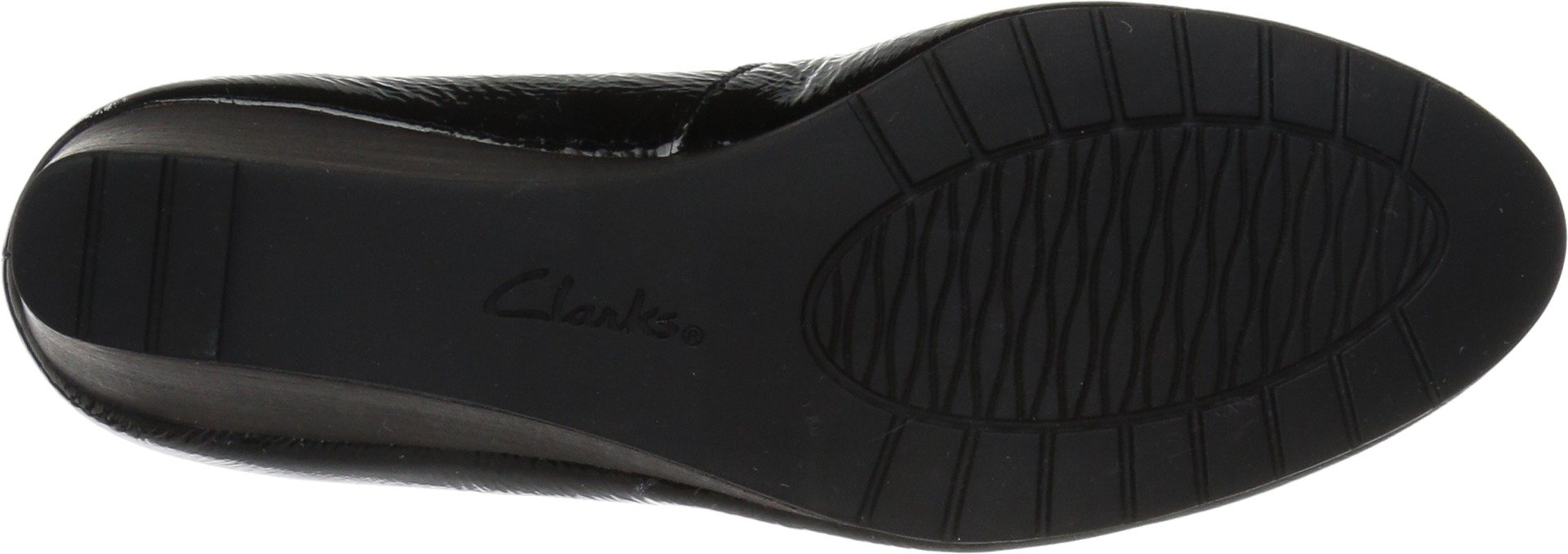 Clarks Women's Vendra Bloom Slip-On Loafers - Comfortable Casual Shoes for Work, Travel & Everyday Wear