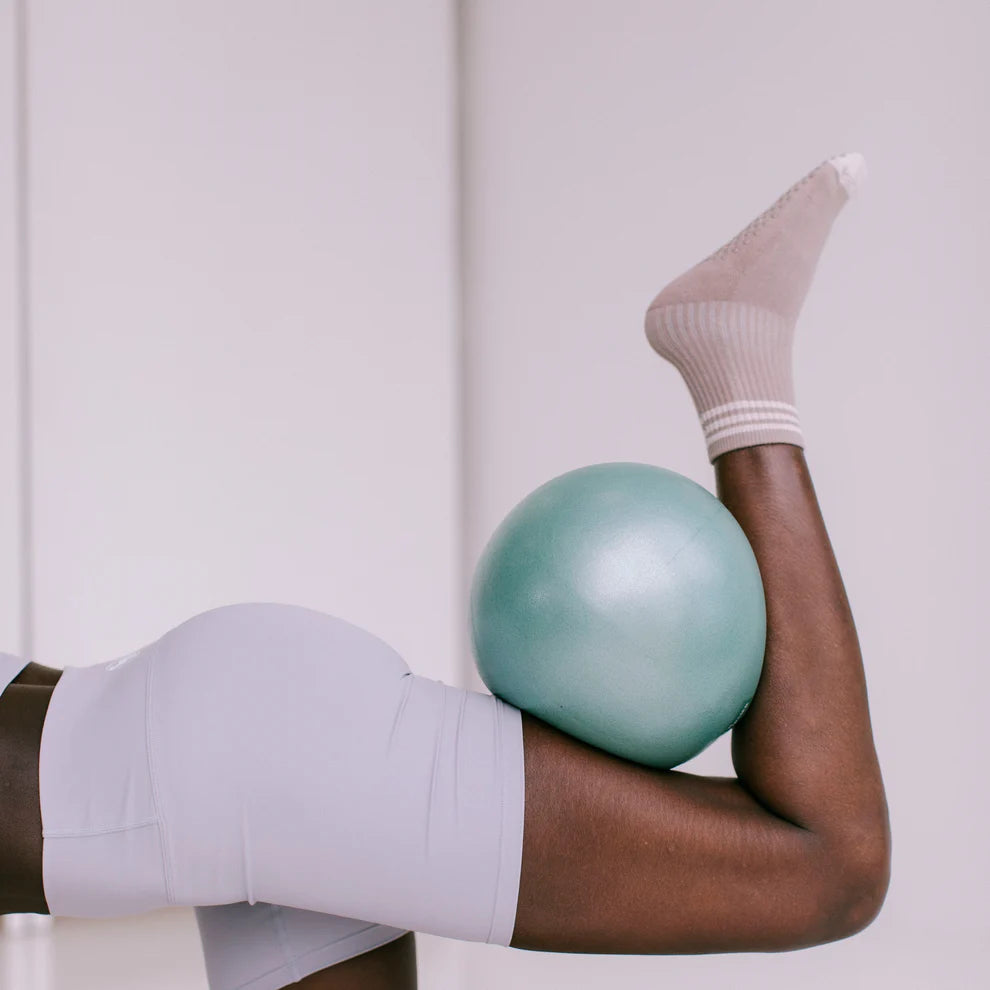 Premium Yoga Exercise Ball for Pilates, Core Workouts & Stability Training - Anti-Burst Fitness Ball for Home Gym, Office & Physical Therapy - Ideal for Balance, Strength & Flexibility Exercises