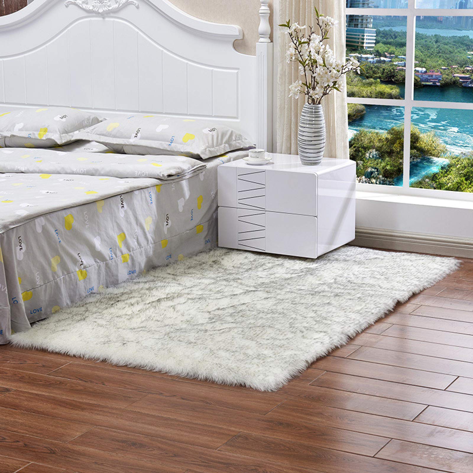 Luxury Faux Fur Rug - Ultra Soft Fluffy Shaggy Carpet for Bedroom, Living Room & Nursery - 60x180cm Home Decor - Perfect for Cozy Flooring & Kids Room Decor