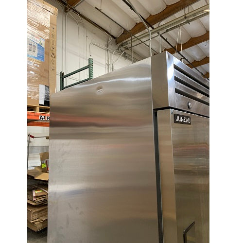 Energy Efficient 27W Reach-In Single Section Freezer for Home, Restaurant & Commercial Use - Compact & Reliable Cooling Solution