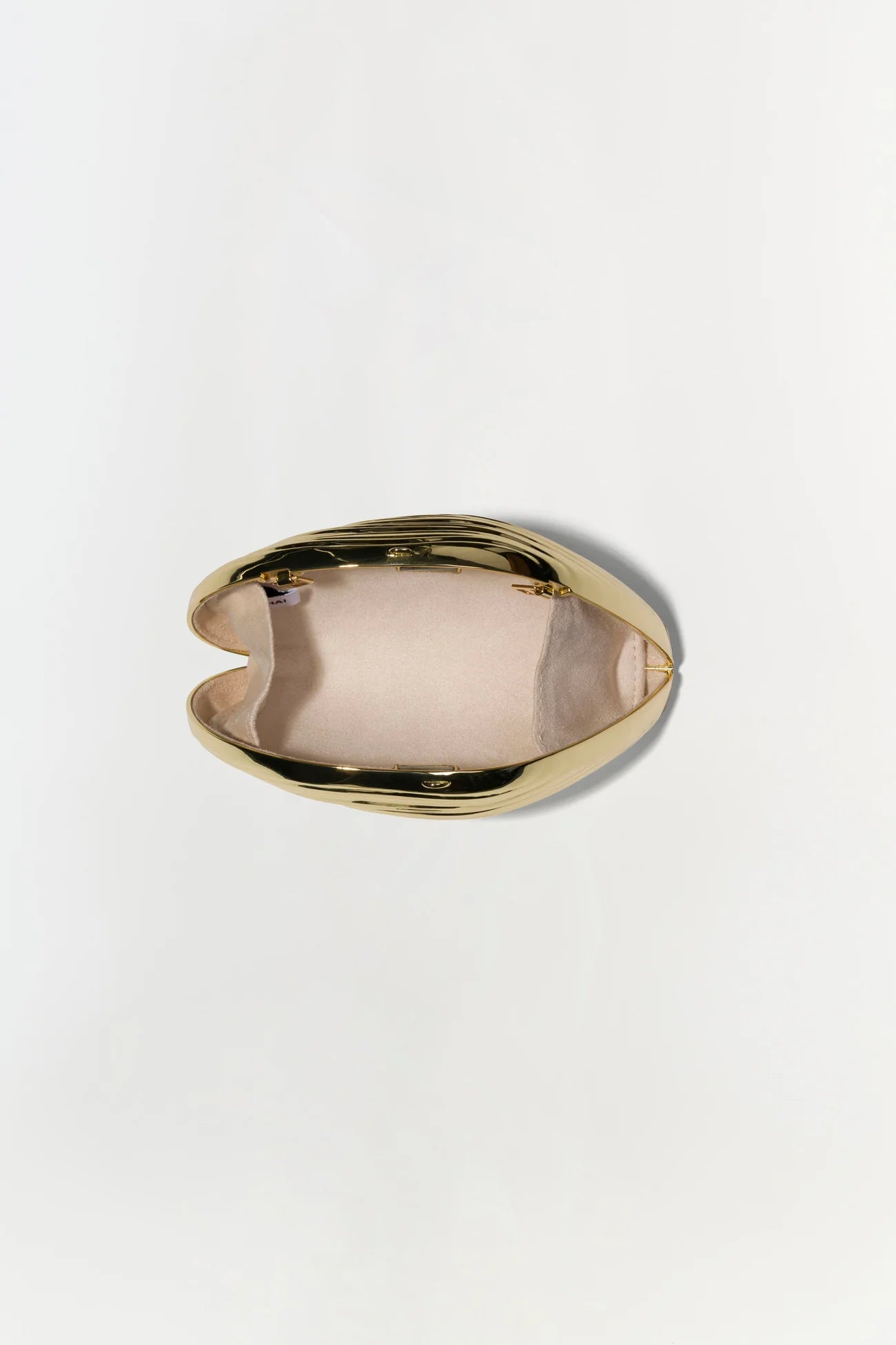 Bridget Mini Metal Oyster Necklace in Gold - Elegant Jewelry for Women, Perfect for Everyday Wear, Date Nights & Special Occasions