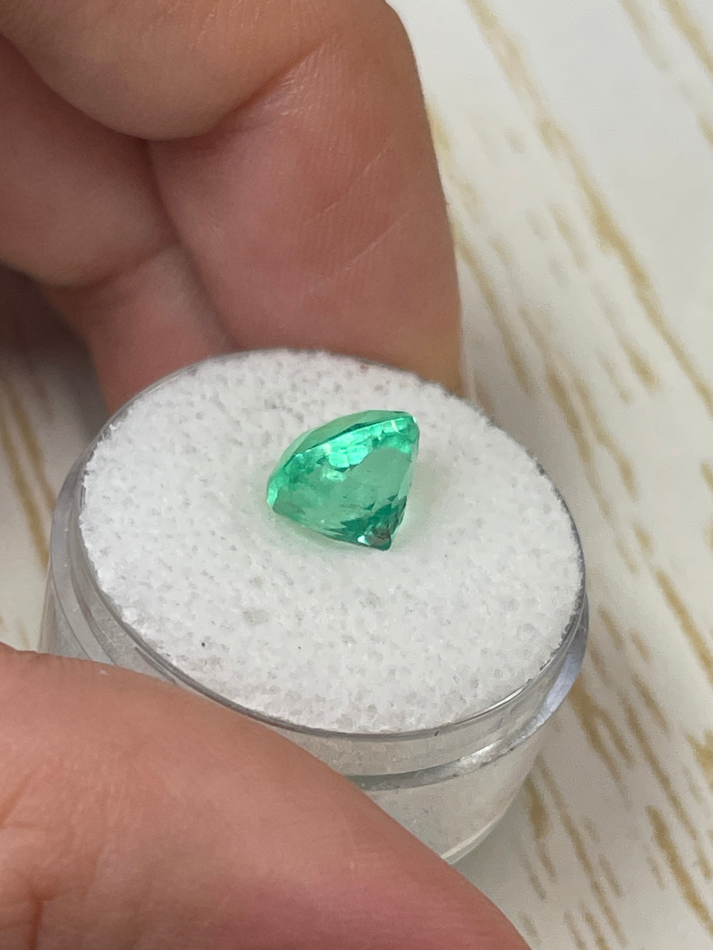 3.25 Carat Natural Colombian Loose Emerald - Cushion Cut, Lustrous Yellowish Green Gemstone for Jewelry Making & Engagement Rings