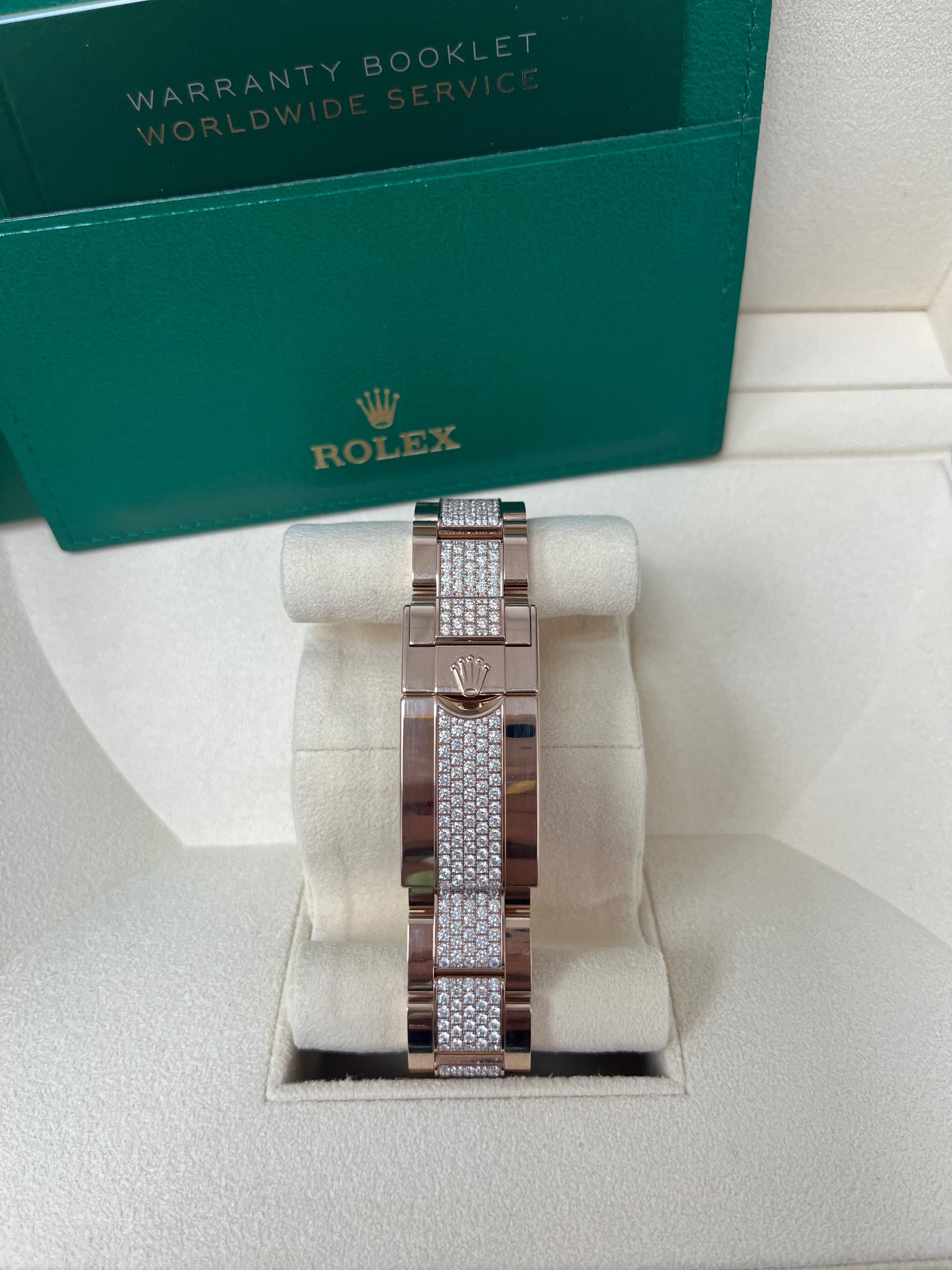 Rolex Cosmograph Daytona Everose Gold Diamond Rainbow Watch Ref# 116595RBOW - Luxury Swiss Men's Chronograph for Gifts, Collections & Special Occasions