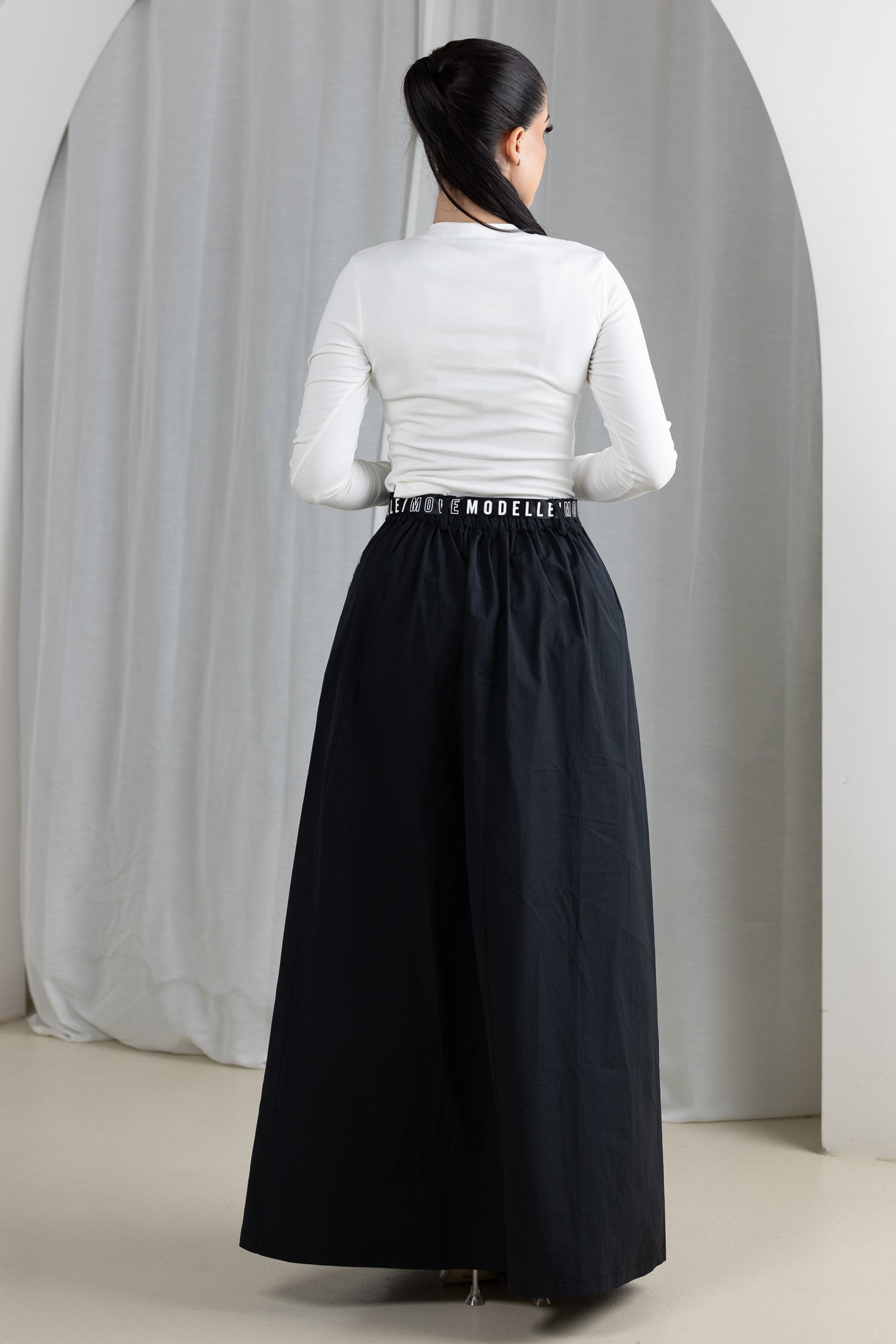 Modelle/Move Sarai Skirt - Women's Fashion High Waist Flowy Midi Skirt for Casual Wear, Office Outfits & Summer Dresses | Perfect for Parties, Dates & Everyday Style
